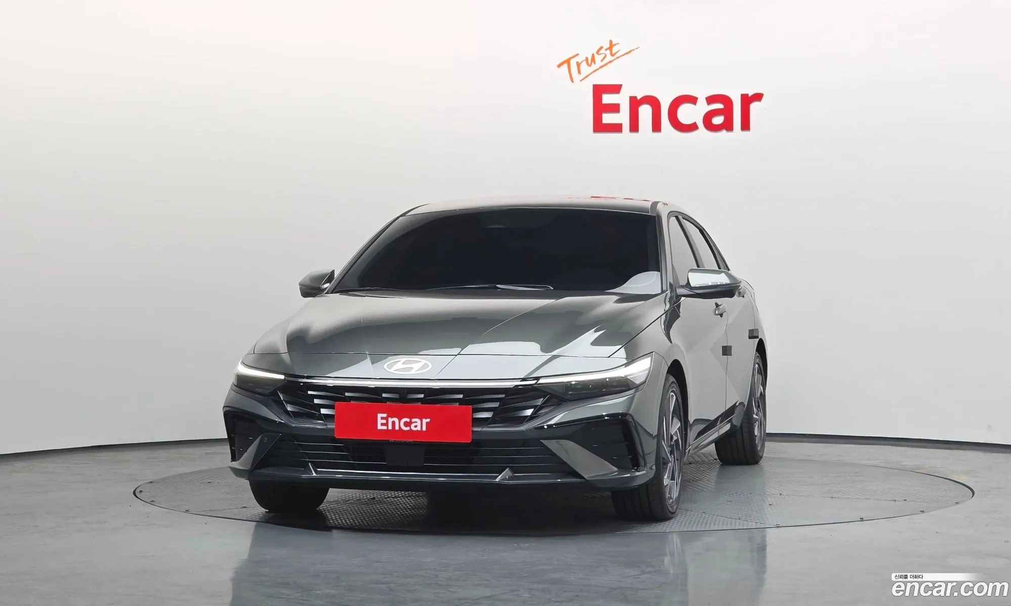 Hyundai Elantra Hybrid 2025 — 8
