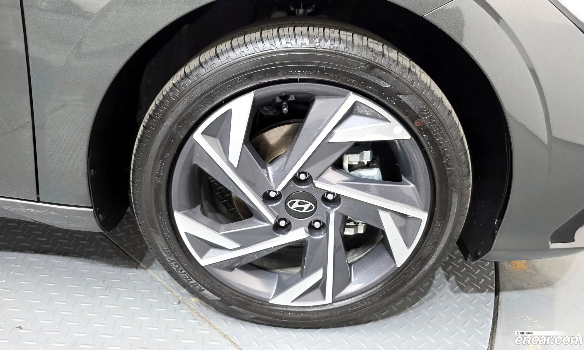 Hyundai Elantra Hybrid 2025 — 2