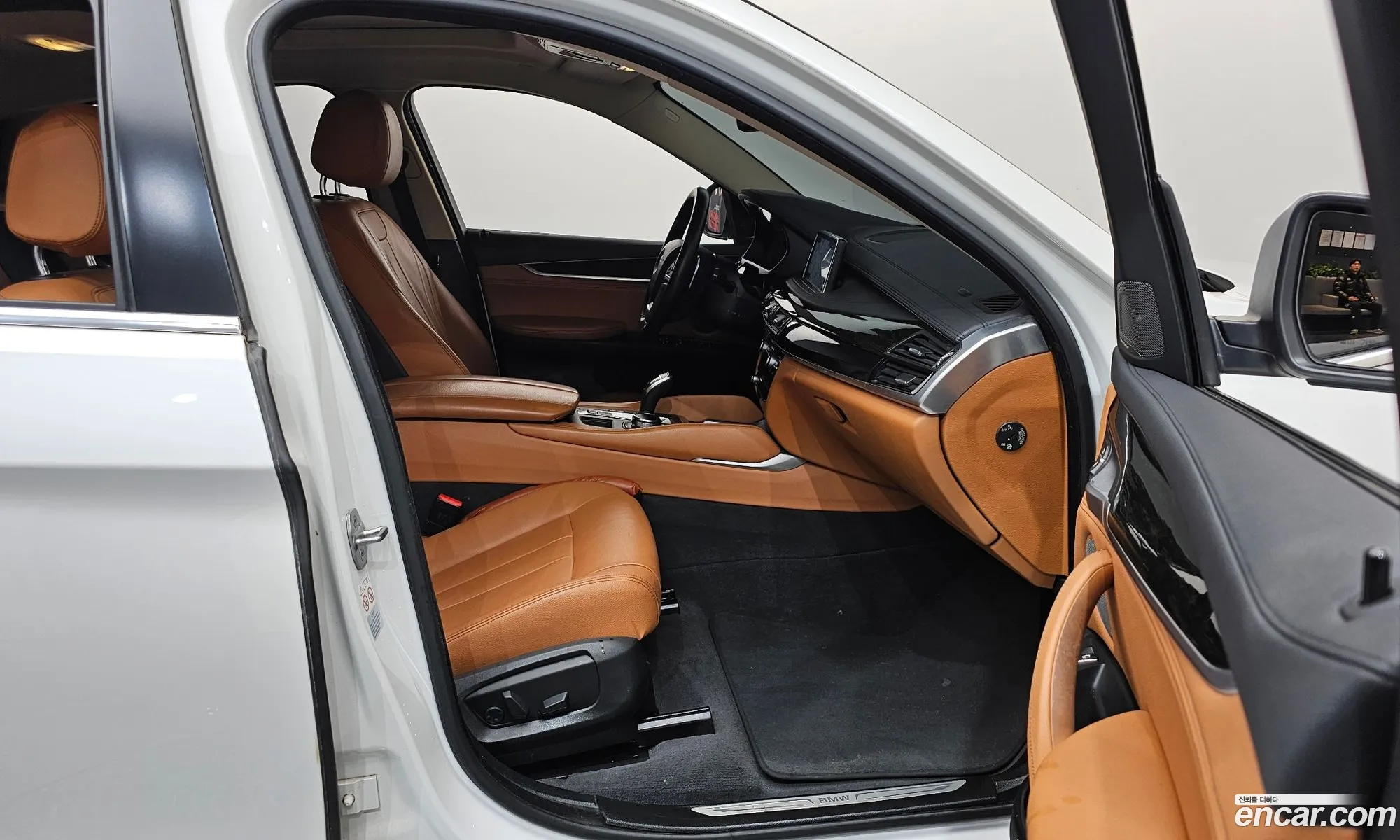 BMW X6 2018 WBAKV2109J0Z82209 — 8