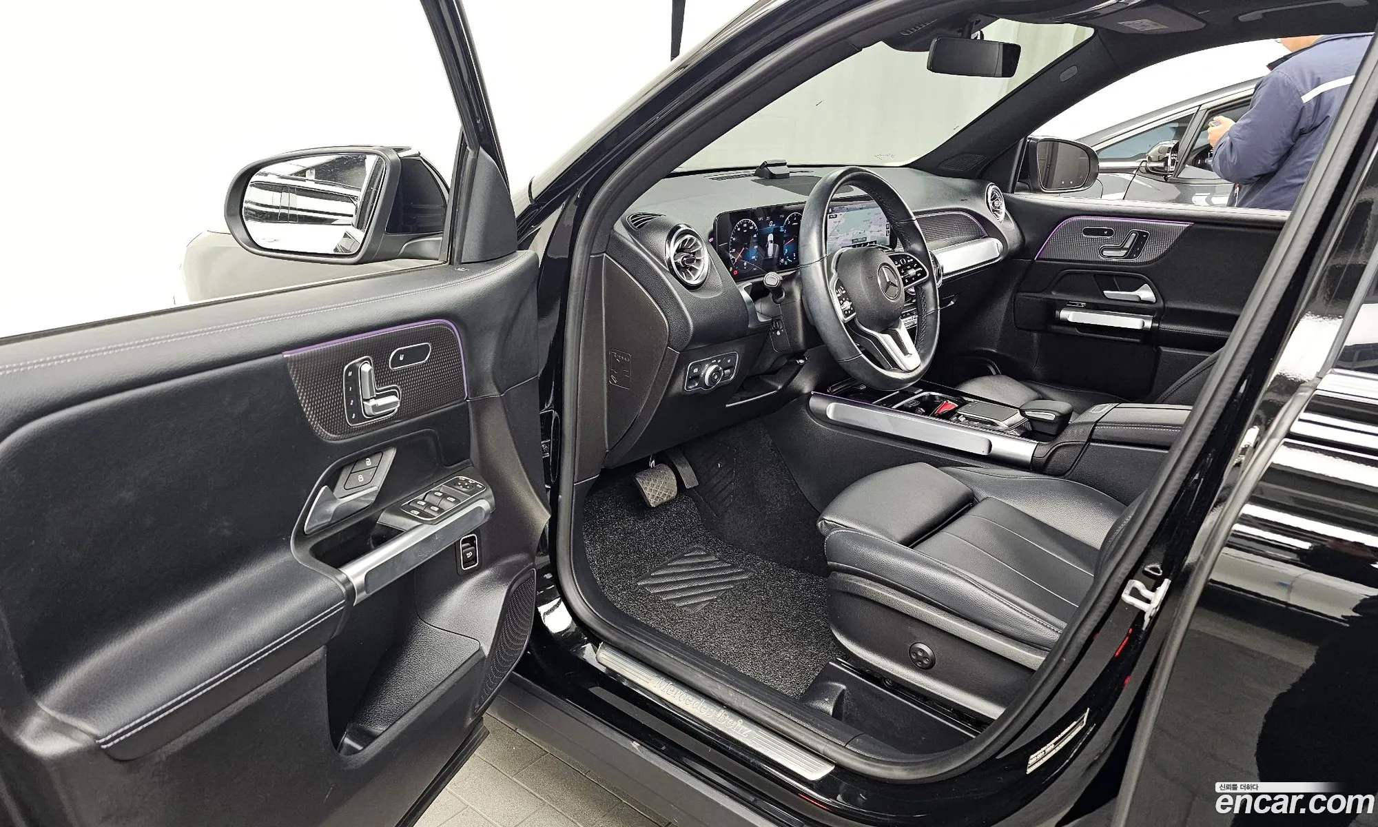Mercedes-Benz GLB-Class X247 2021 — 17