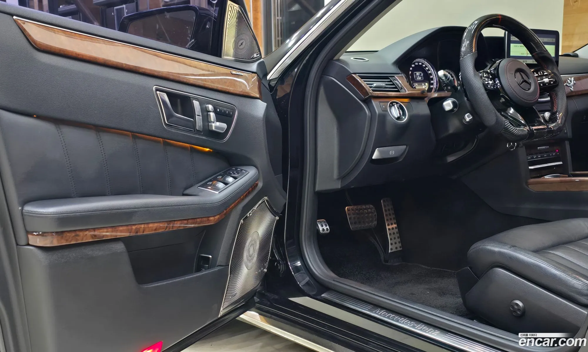 Mercedes-Benz E-Class W212 2012 — 19
