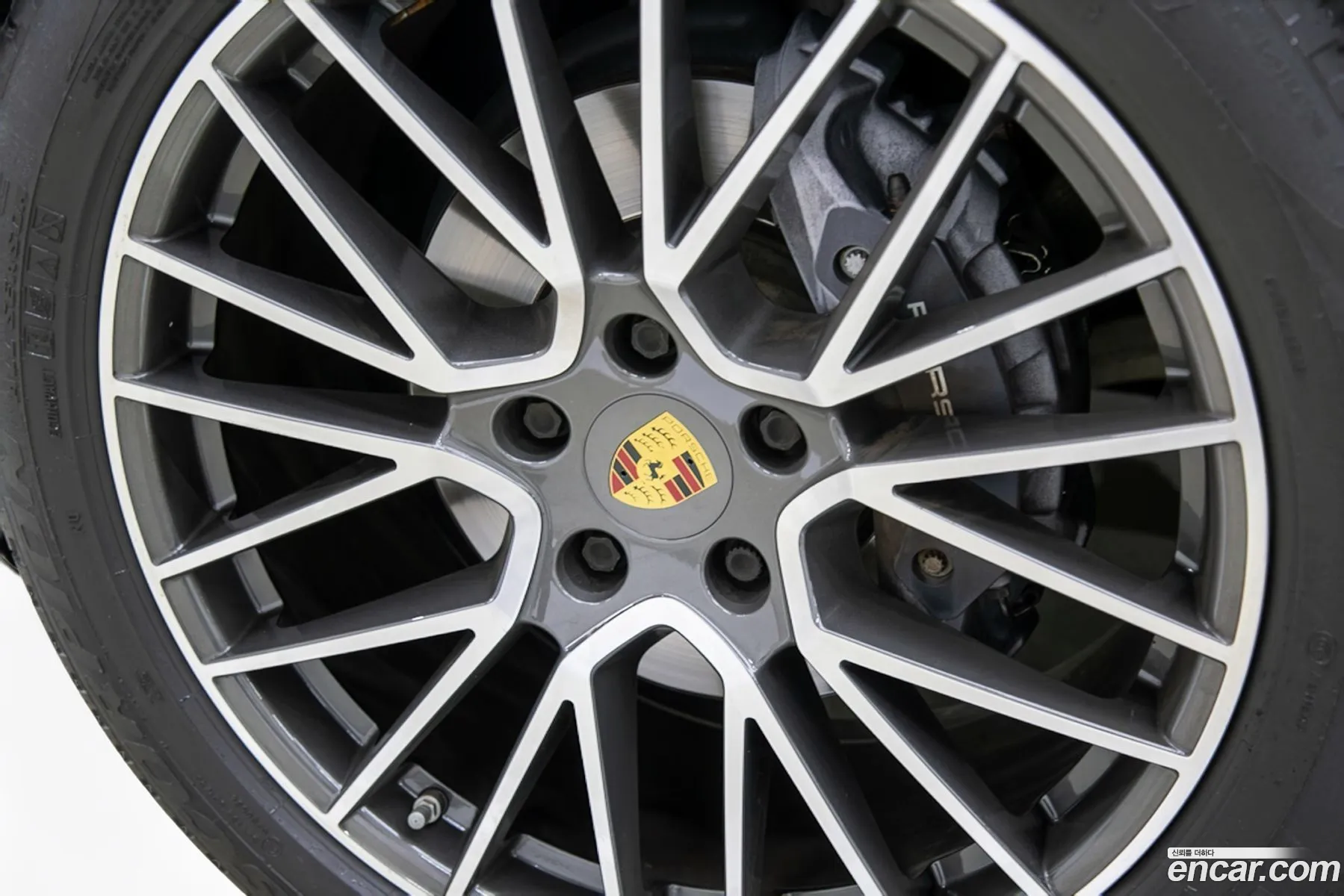 Porsche Cayenne 2020 — 15