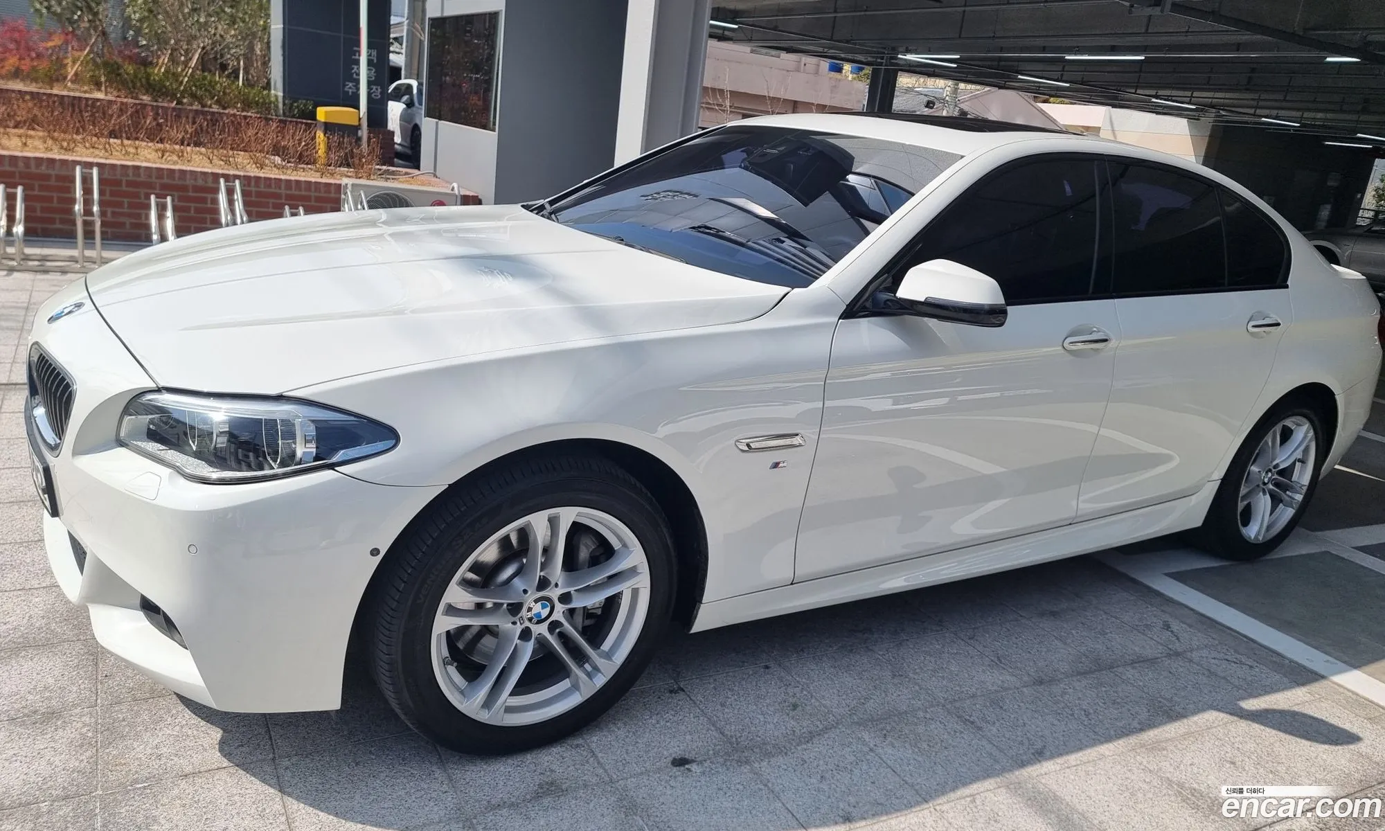 BMW 5 Series 2016 — 8