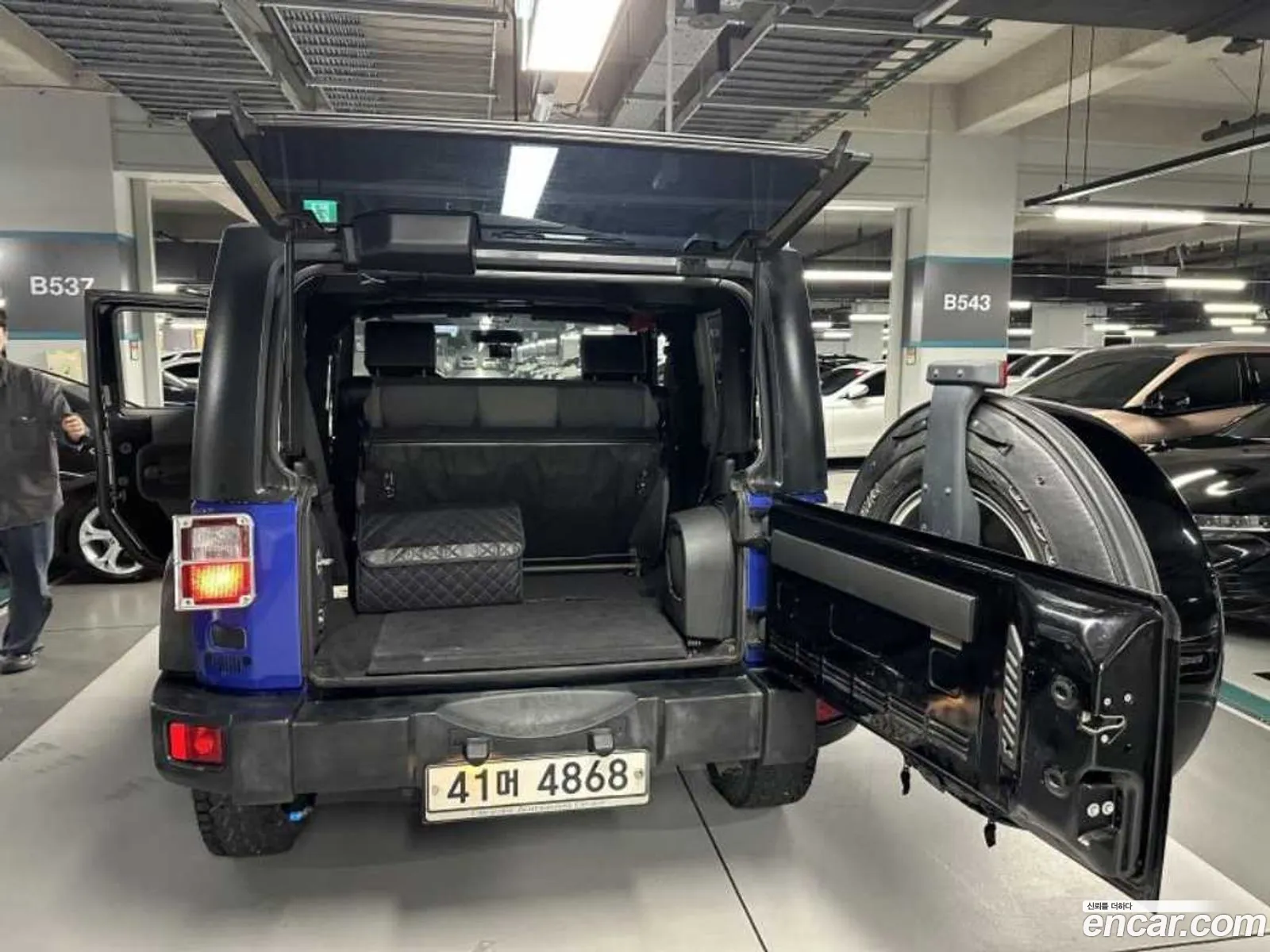 Jeep Wrangler 2010 — 4
