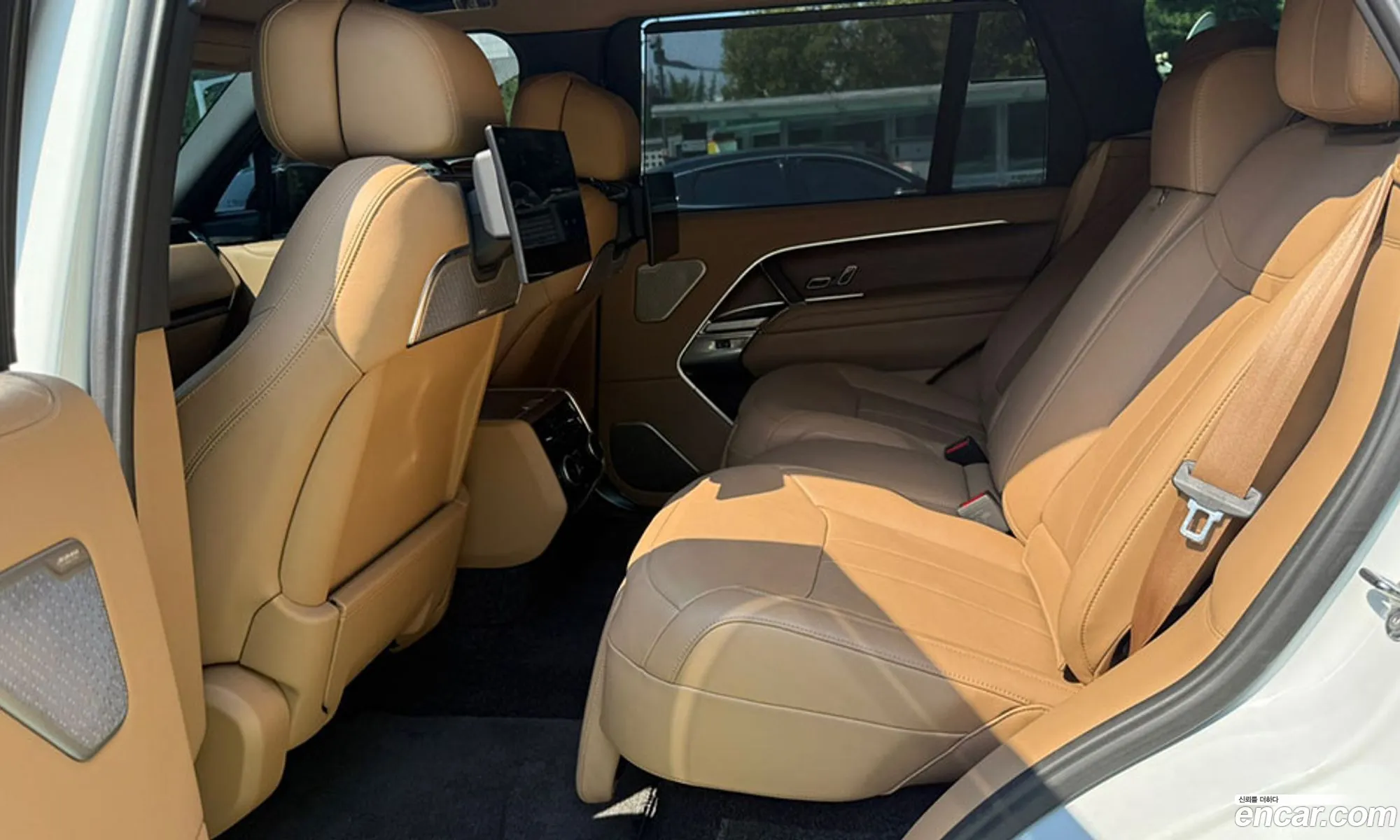 Land Rover Range Rover 2024 — 10