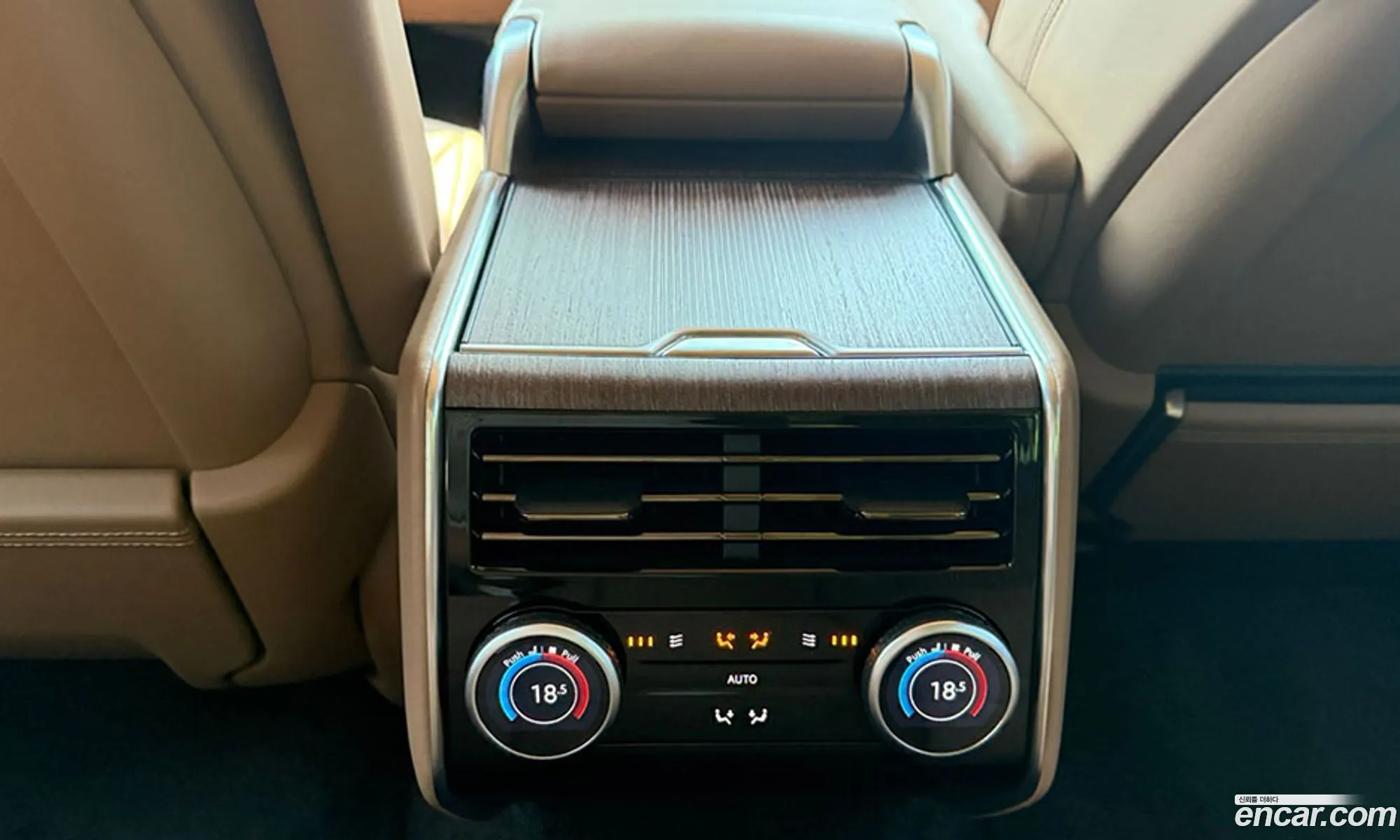 Land Rover Range Rover 2024 — 18