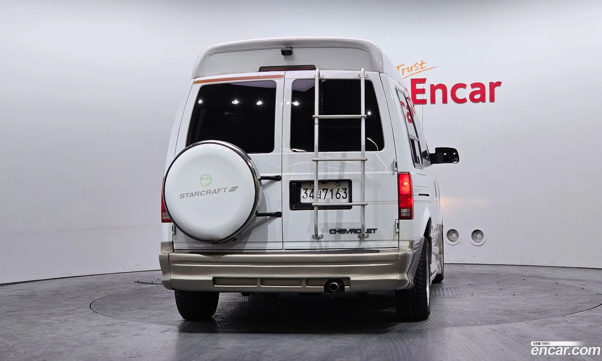 Chevrolet Astro Van