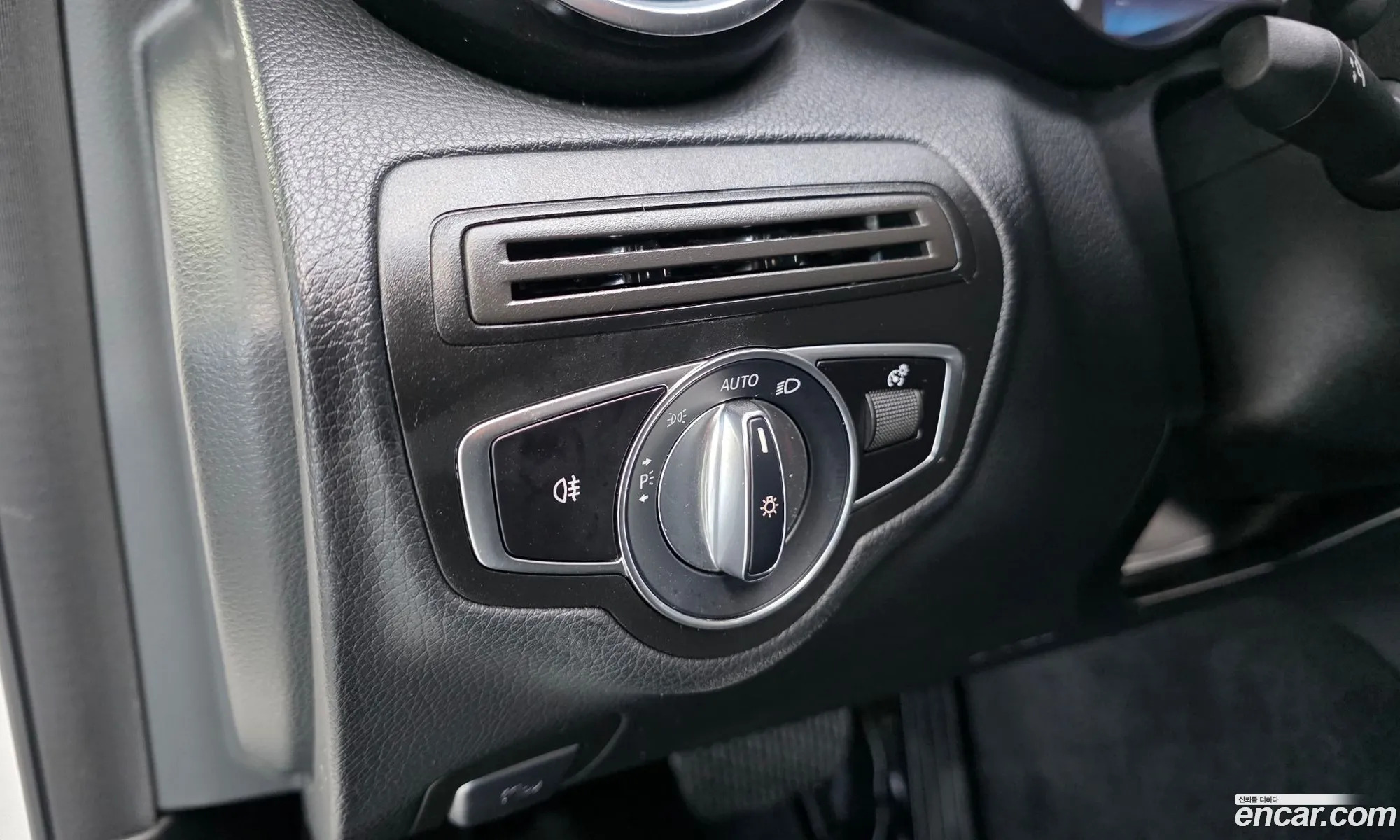 Mercedes-Benz C-Class W205 2019 — 2