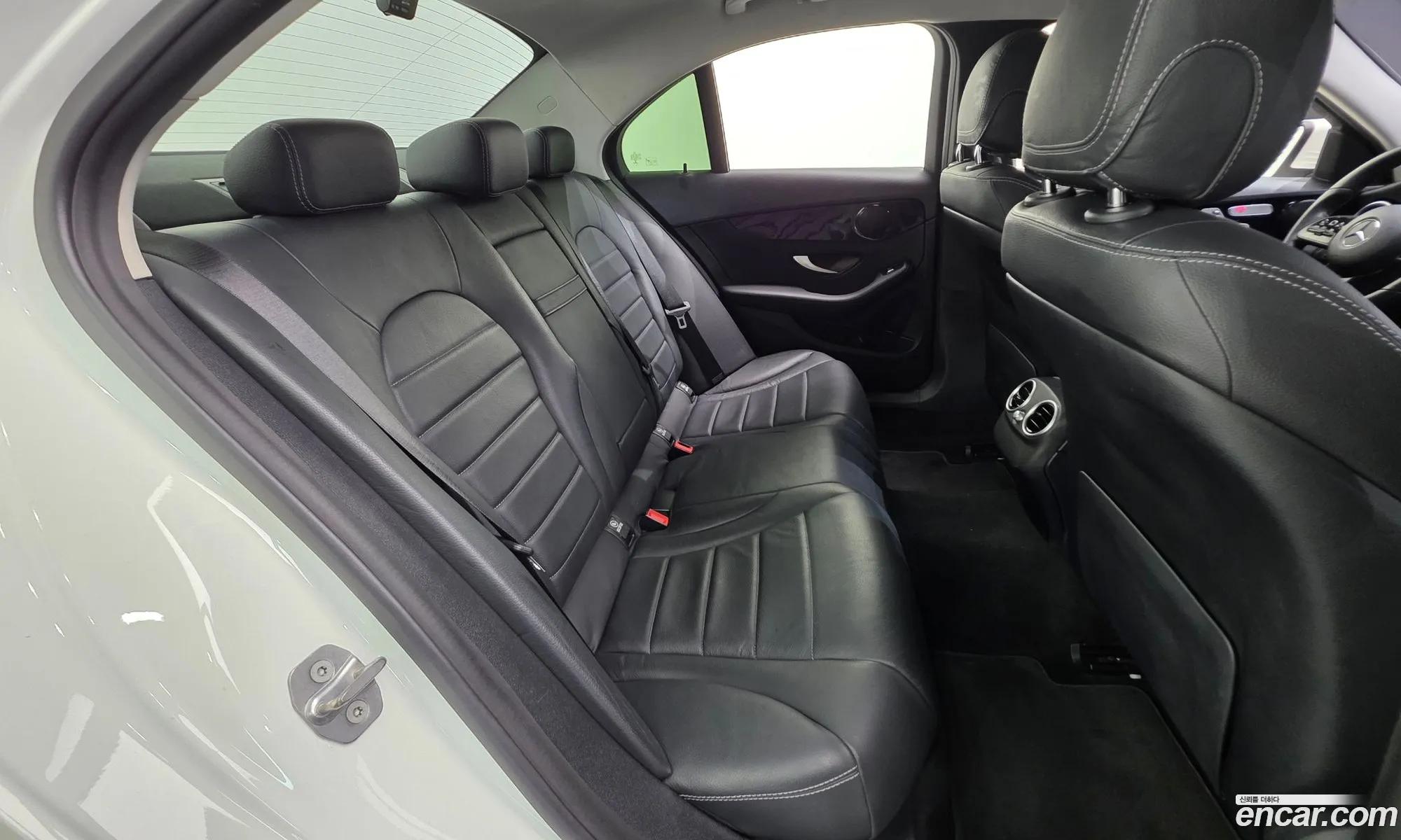 Mercedes-Benz C-Class W205 2019 — 14