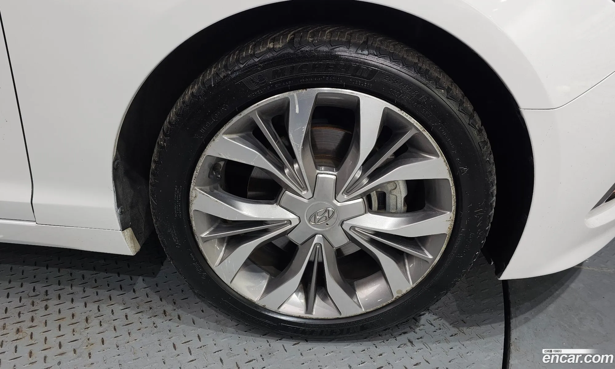 Hyundai LF Sonata 2014 — 19