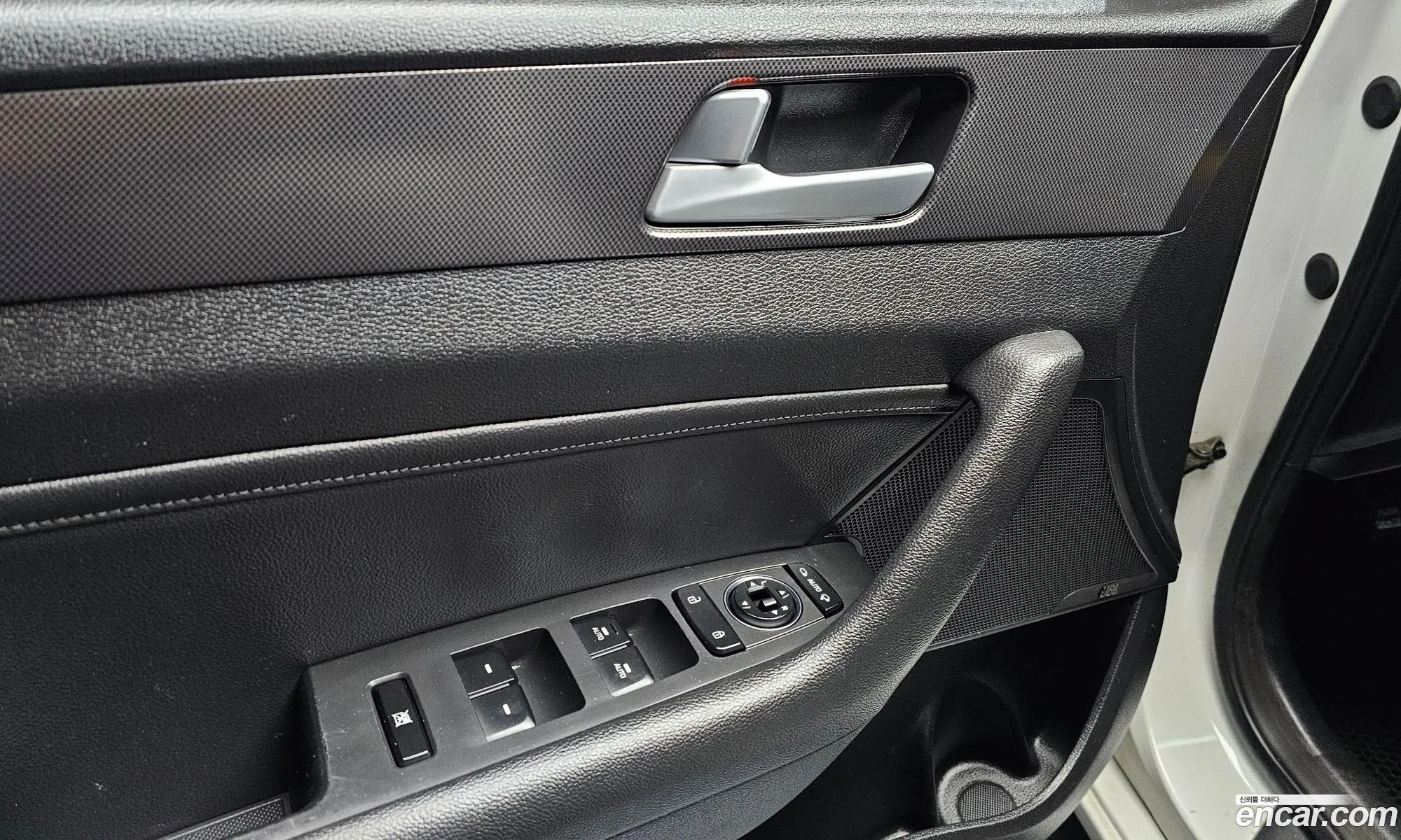 Hyundai LF Sonata 2014 — 13