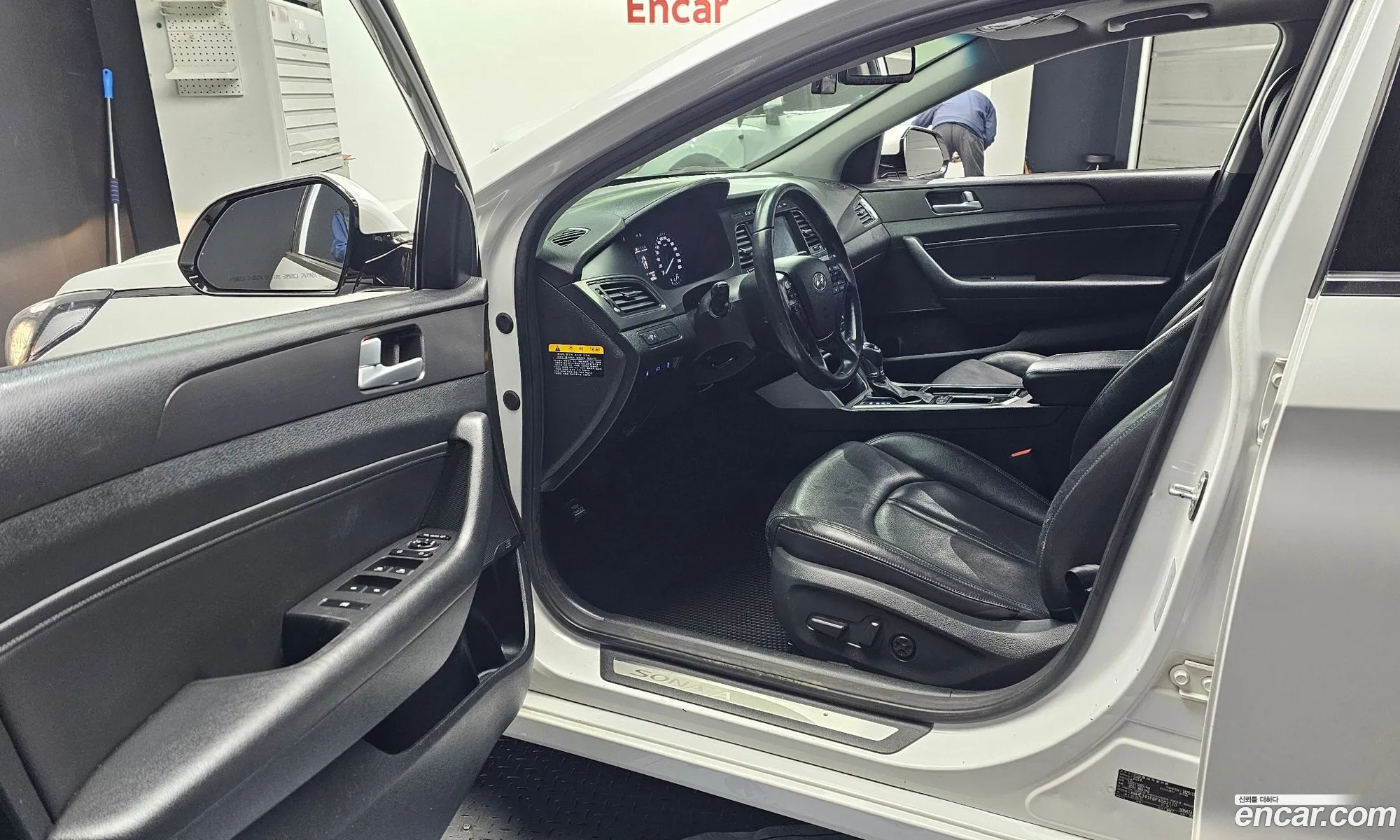 Hyundai LF Sonata 2014 — 15