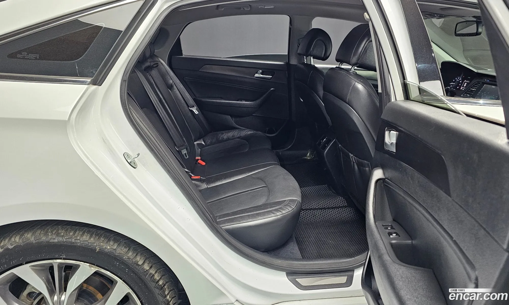 Hyundai LF Sonata 2014 — 3