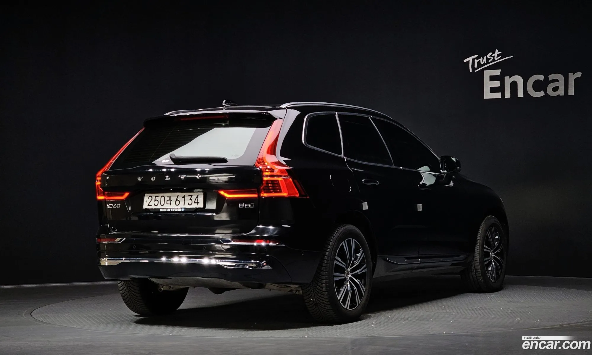 Volvo XC60 2021 — 3