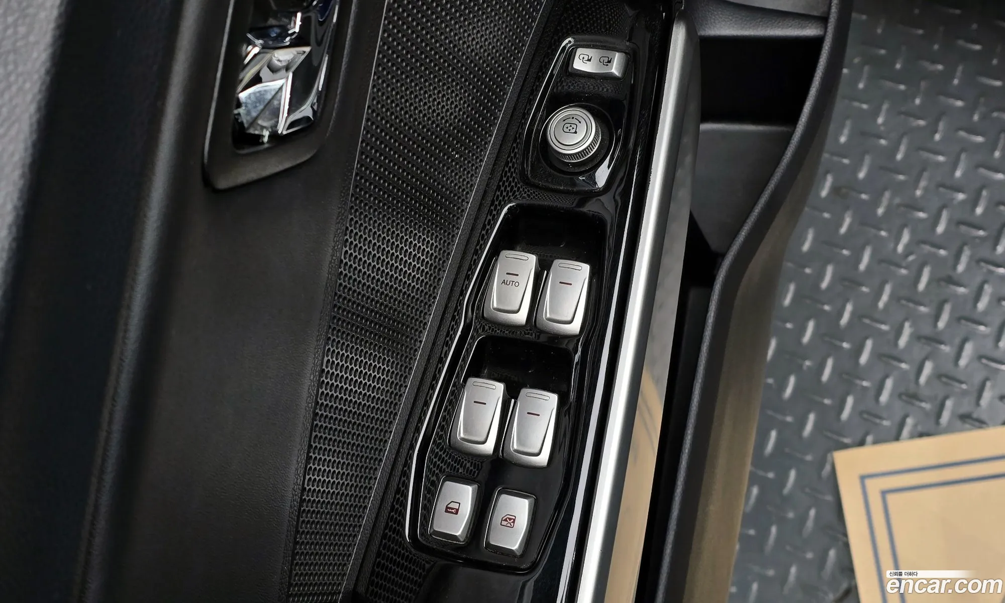 KG Mobility (SsangYong) Tivoli 2015 — 10