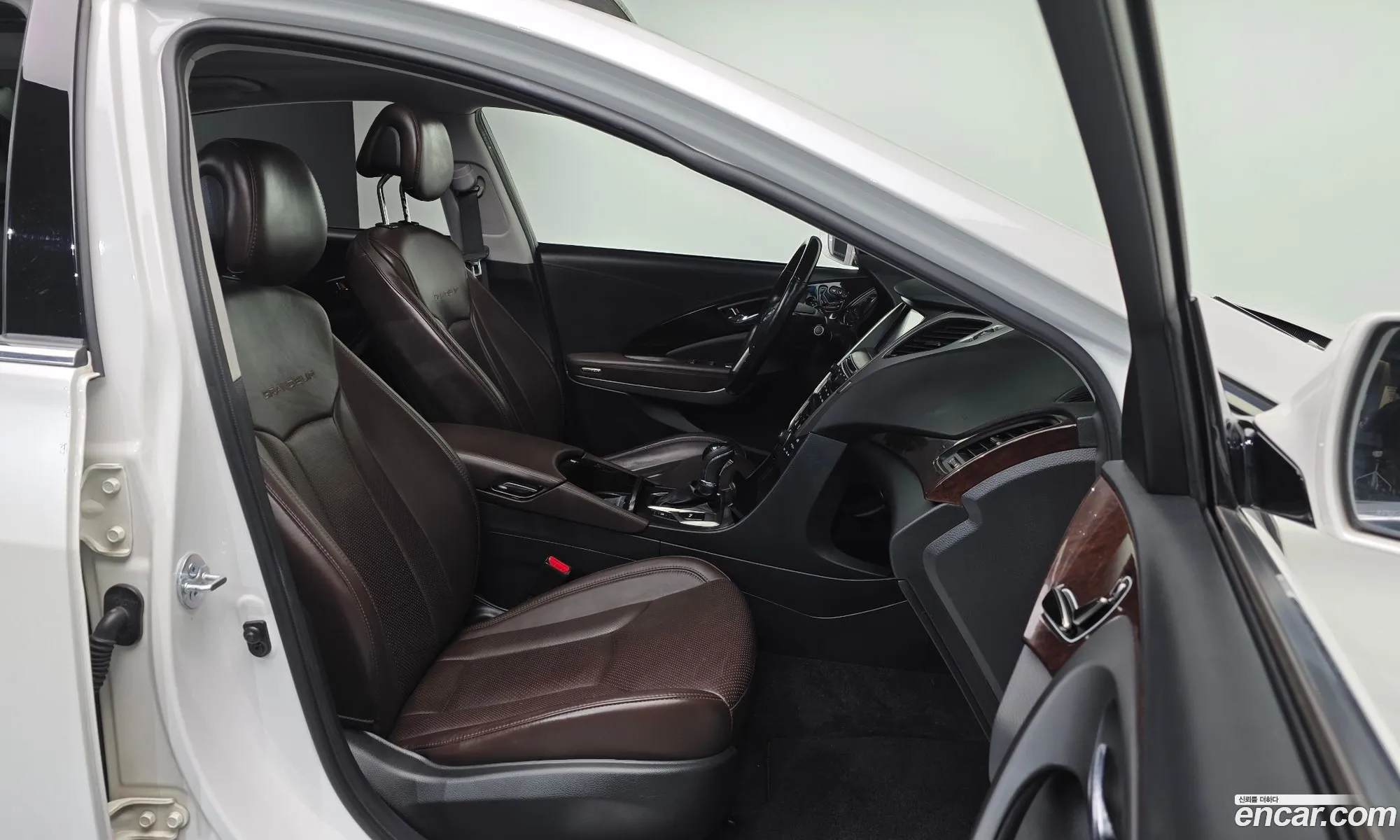 Hyundai Grandeur HG 2014 — 16