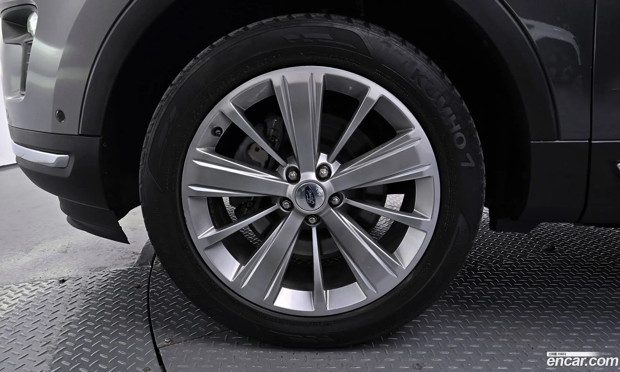 Ford Explorer 2018 1FM5K8FH9JGB23747 — 3