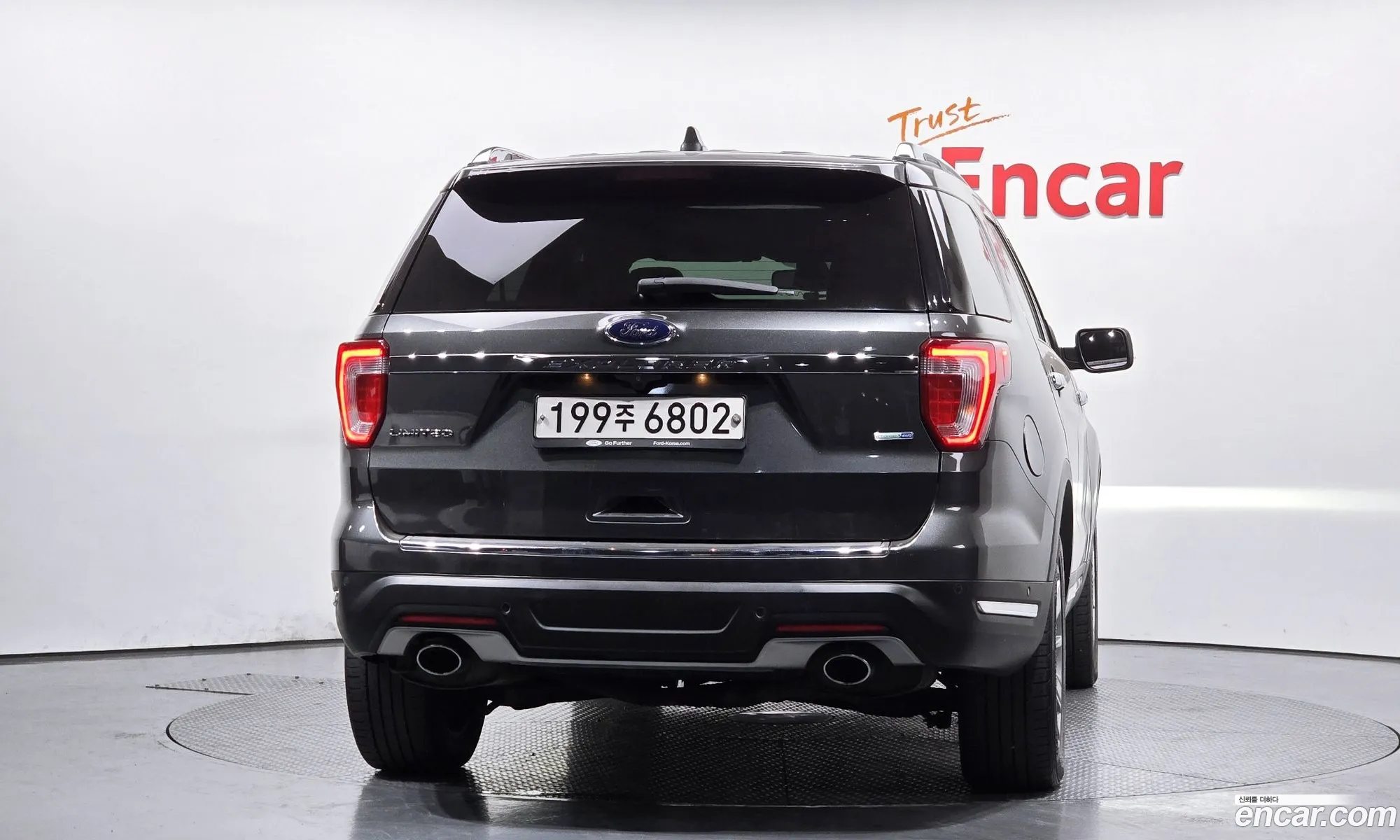 Ford Explorer 2018 1FM5K8FH9JGB23747 — 4