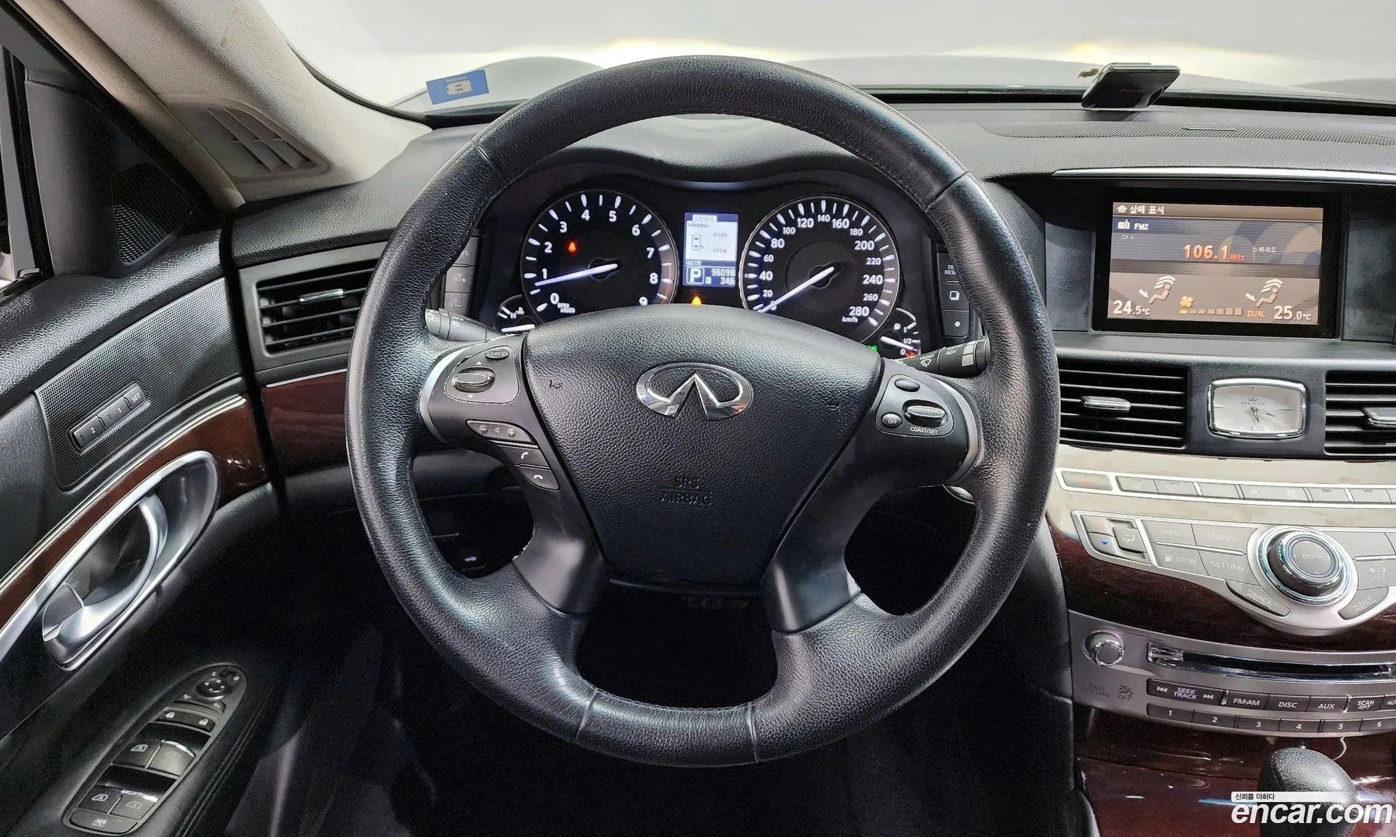 Infiniti M37