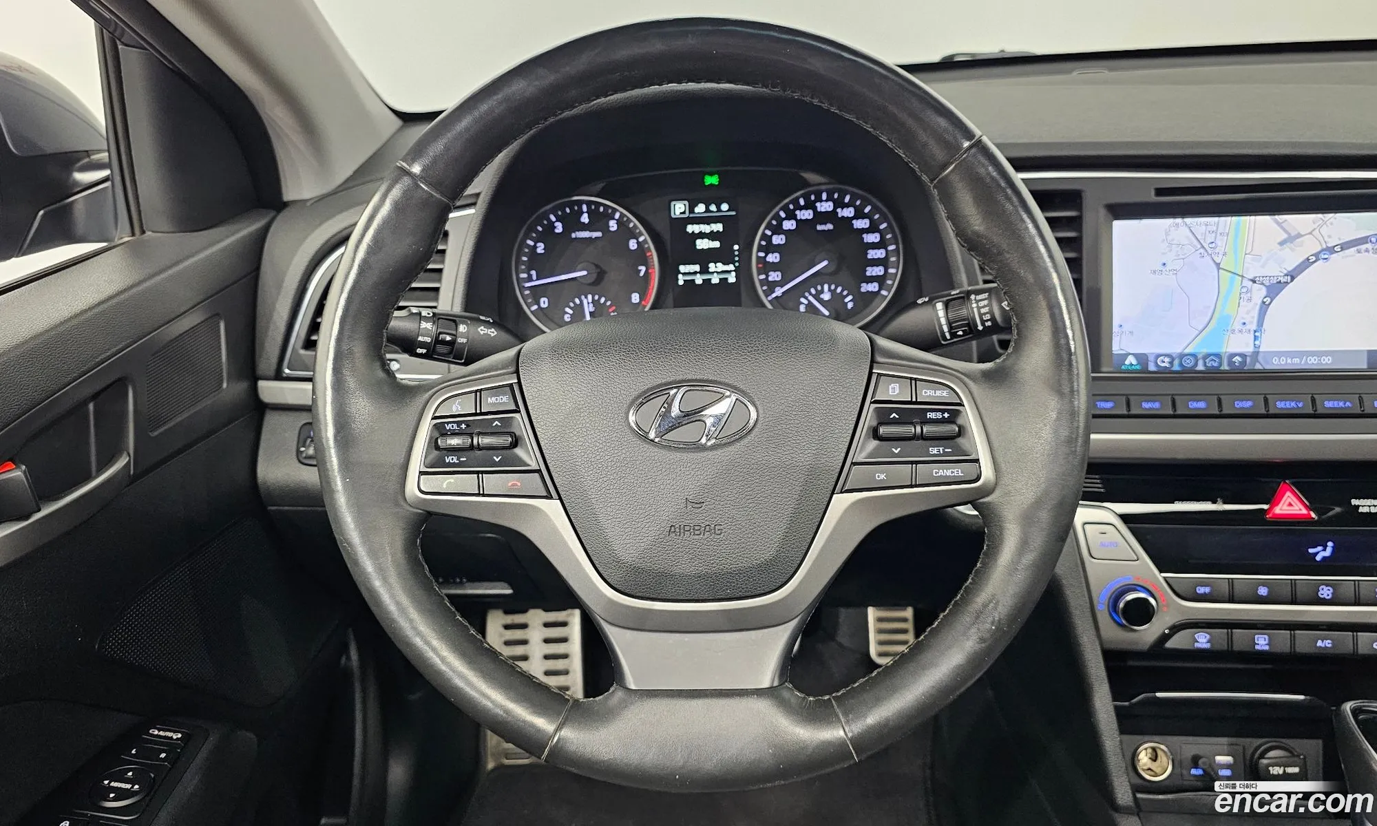 Hyundai Elantra AD 2016 — 11