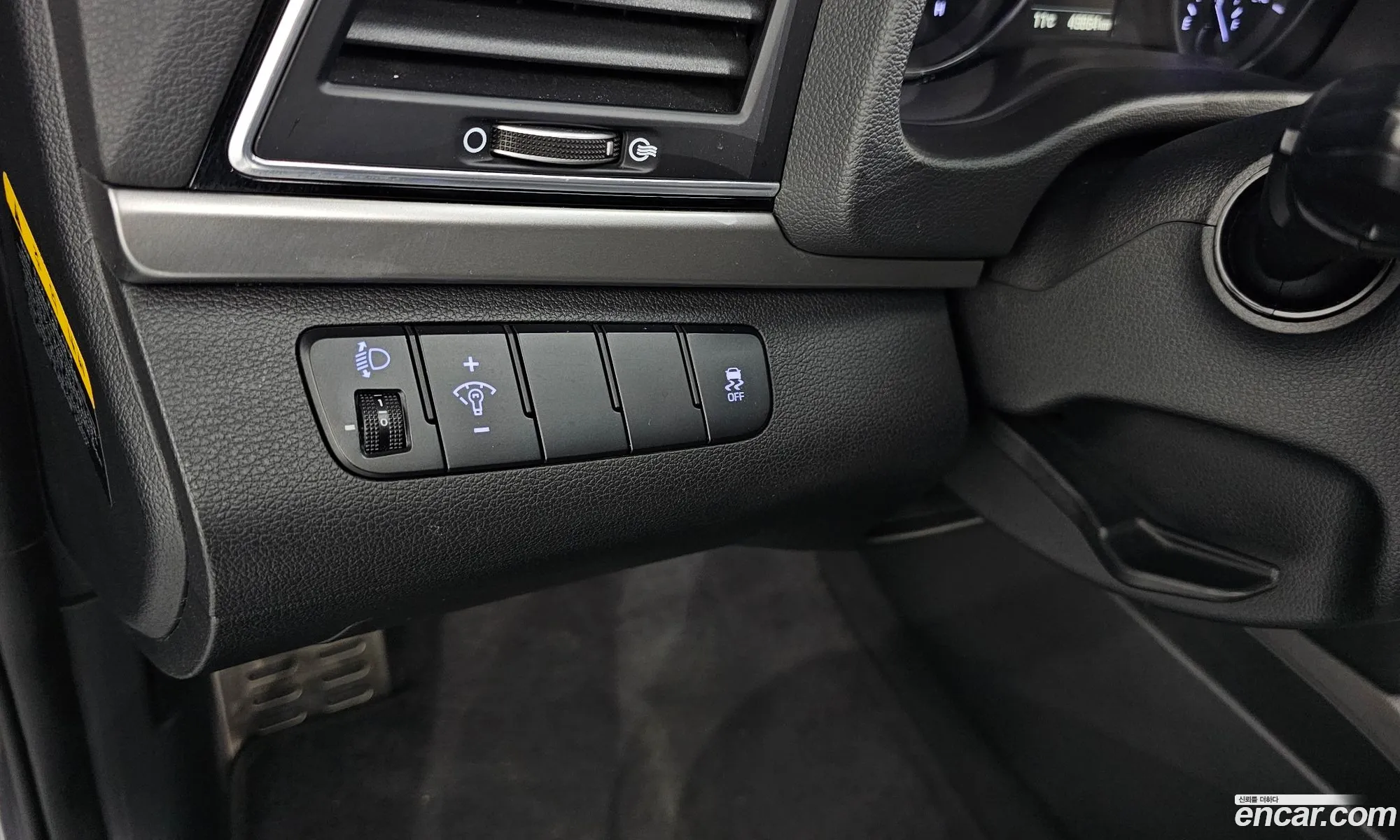 Hyundai Elantra AD 2016 — 16