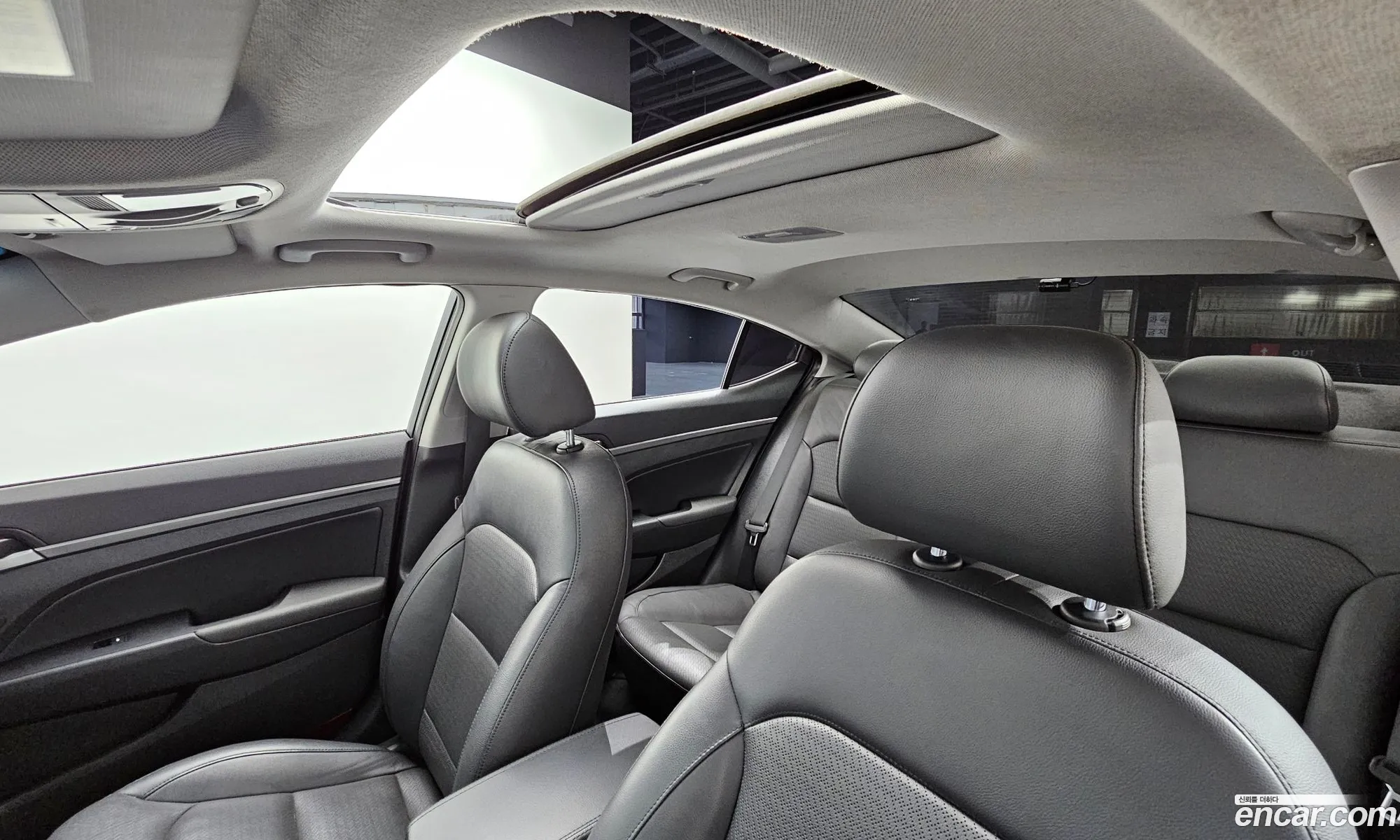 Hyundai Elantra AD 2016 — 9