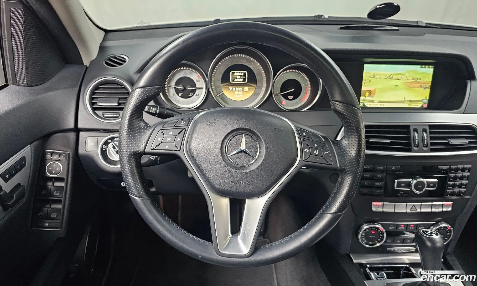 Mercedes-Benz C-Class W204 2012 WDDGF4JB3CA689296 — 11