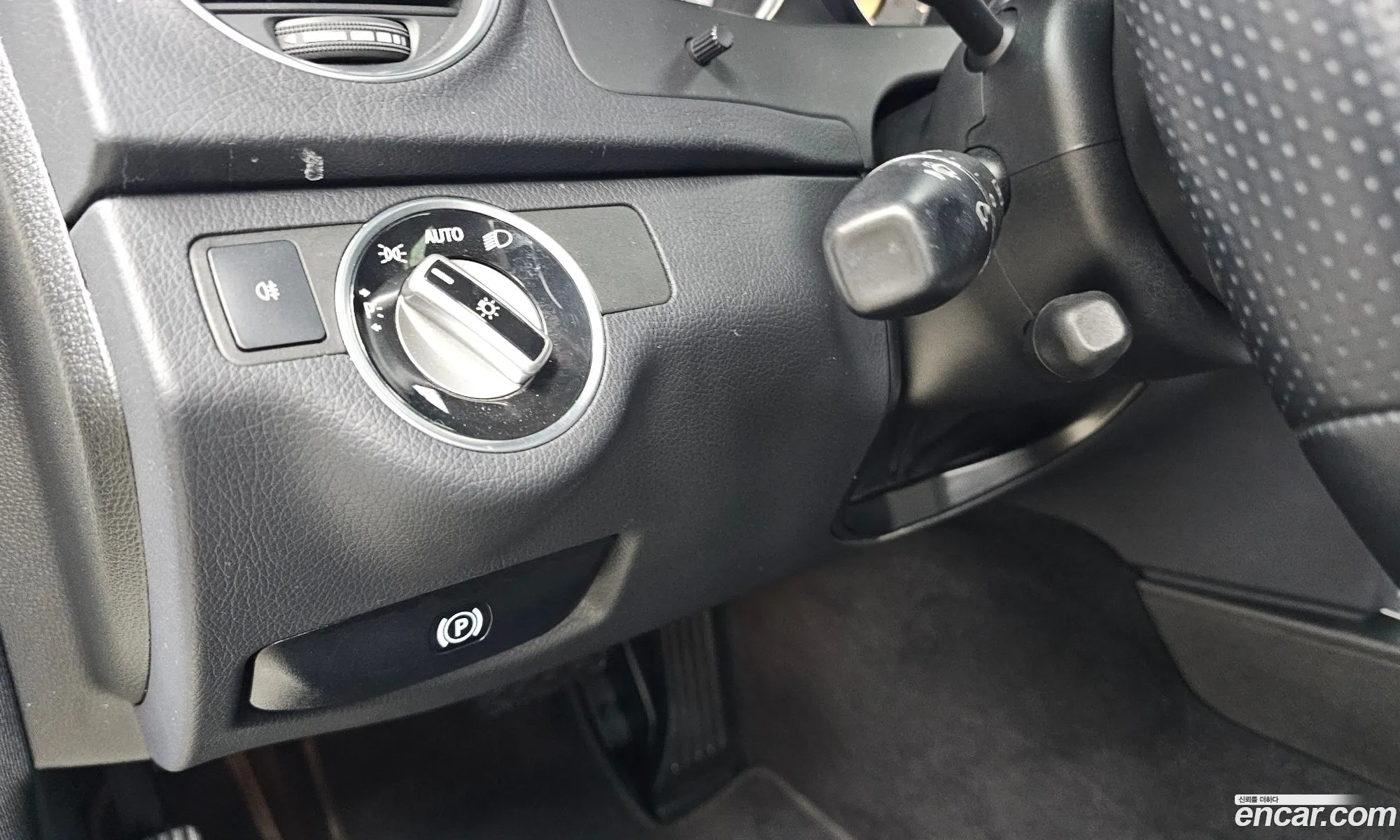 Mercedes-Benz C-Class W204 2012 WDDGF4JB3CA689296 — 7