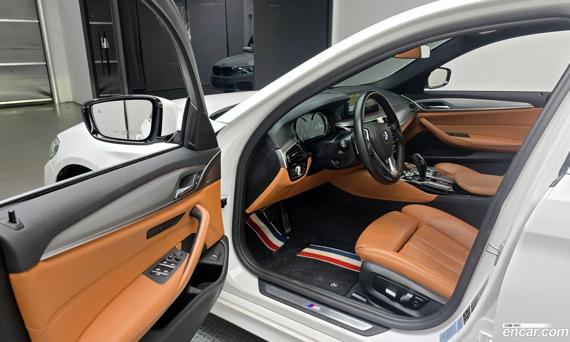 BMW 5 Series 2018 WBAJC5100JG861899 — 4
