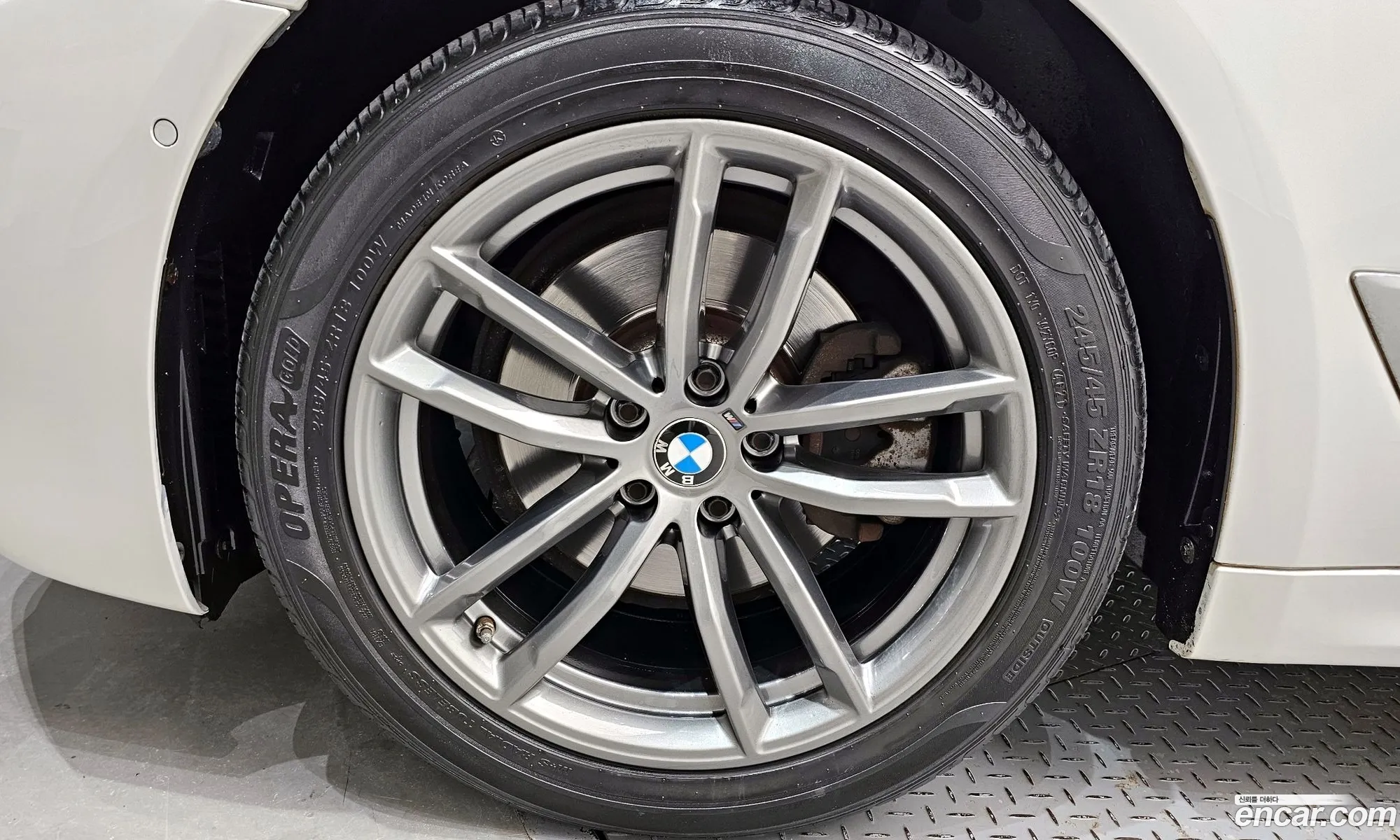 BMW 5 Series 2018 WBAJC5100JG861899 — 15
