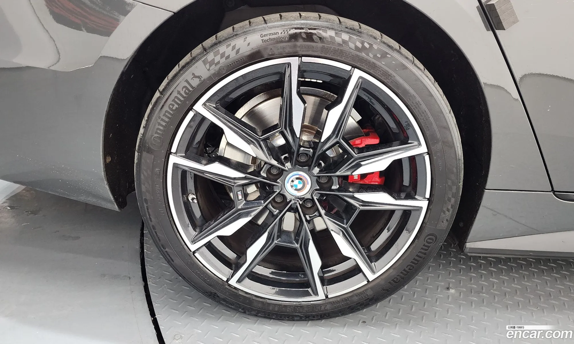 BMW i4 2023 WBY31AW05PFP05759 — 2