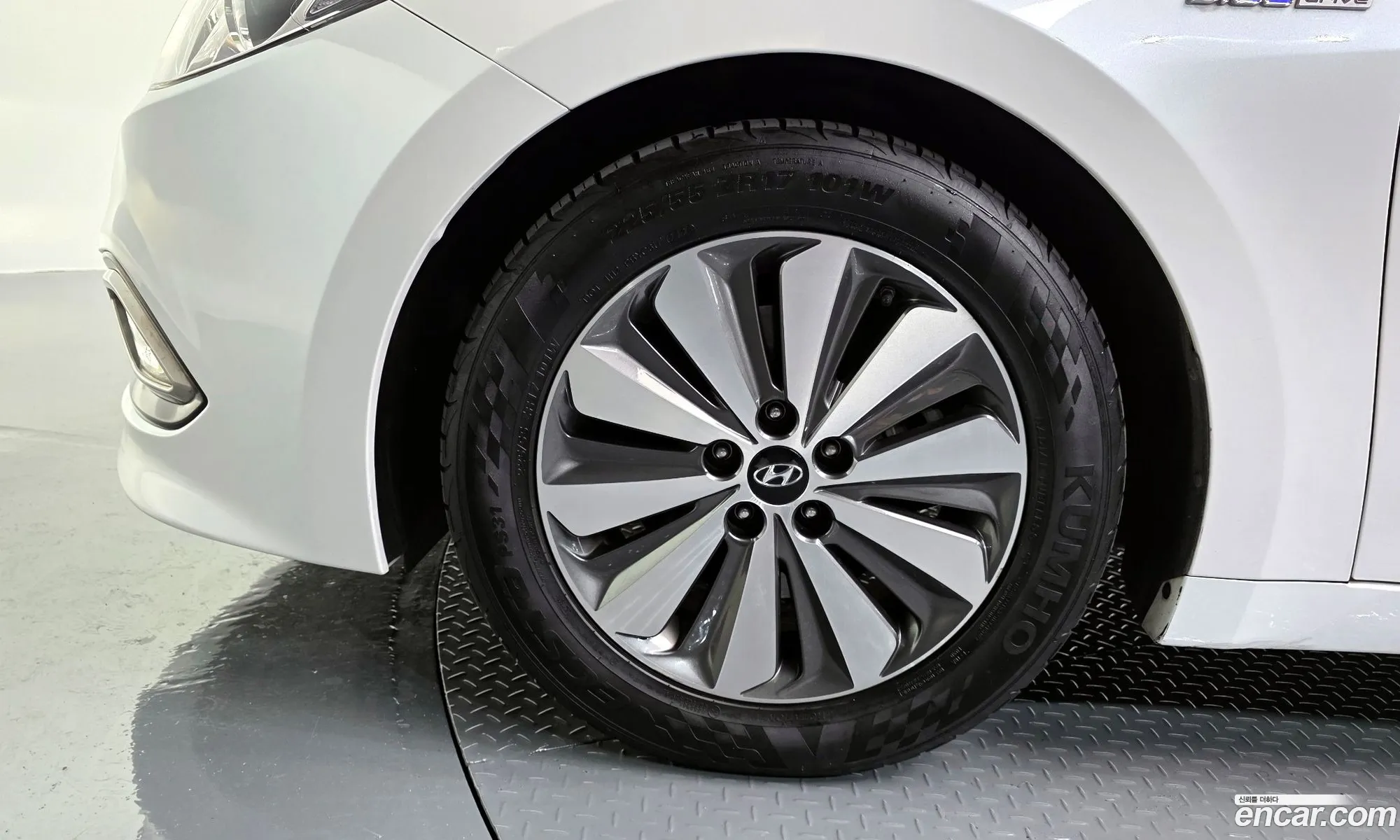 Hyundai Grandeur HG Hybrid 2016 — 10