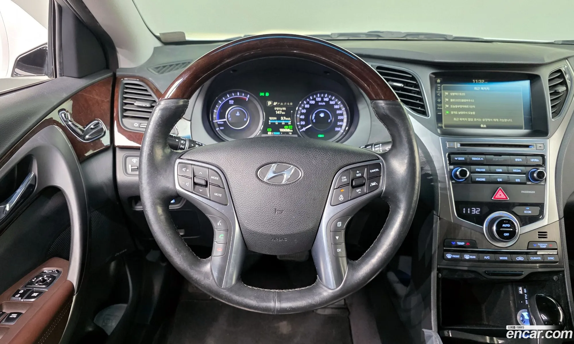 Hyundai Grandeur HG Hybrid 2016 — 14