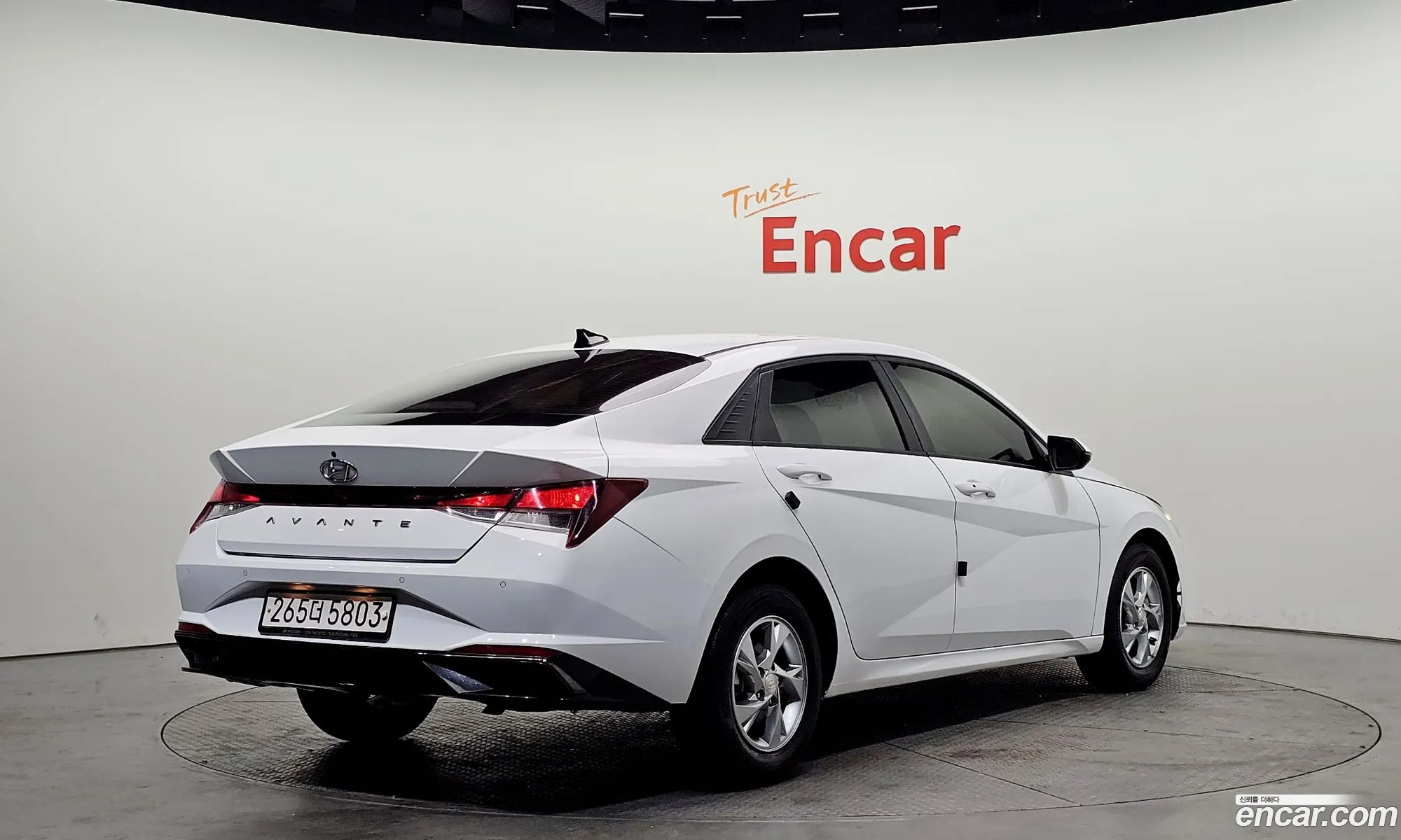 Hyundai Elantra 2020 — 13