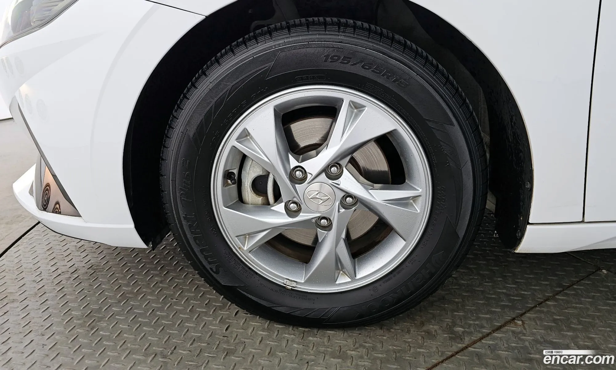 Hyundai Elantra 2020 — 14