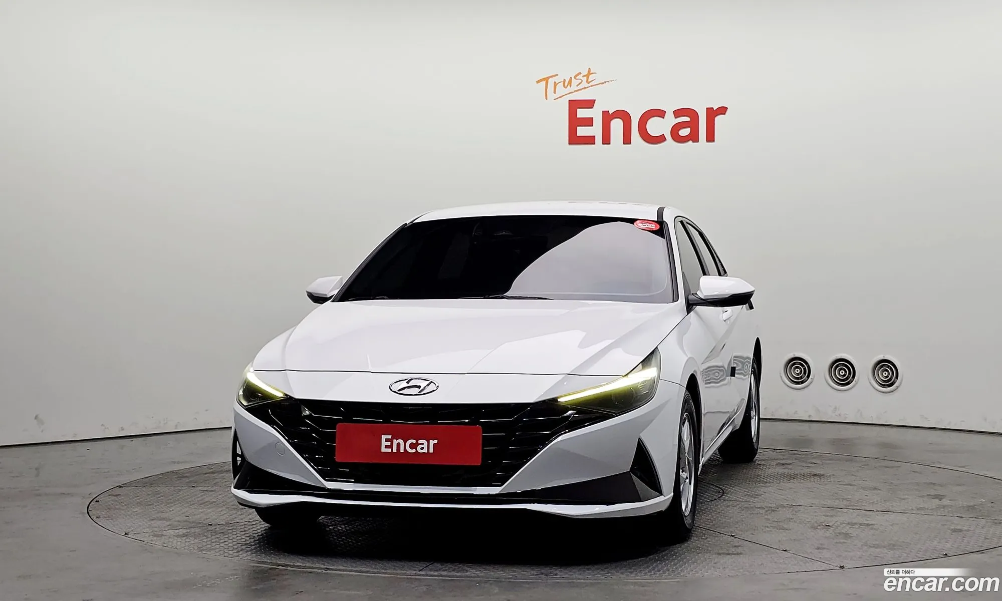 Hyundai Elantra 2020 — 2