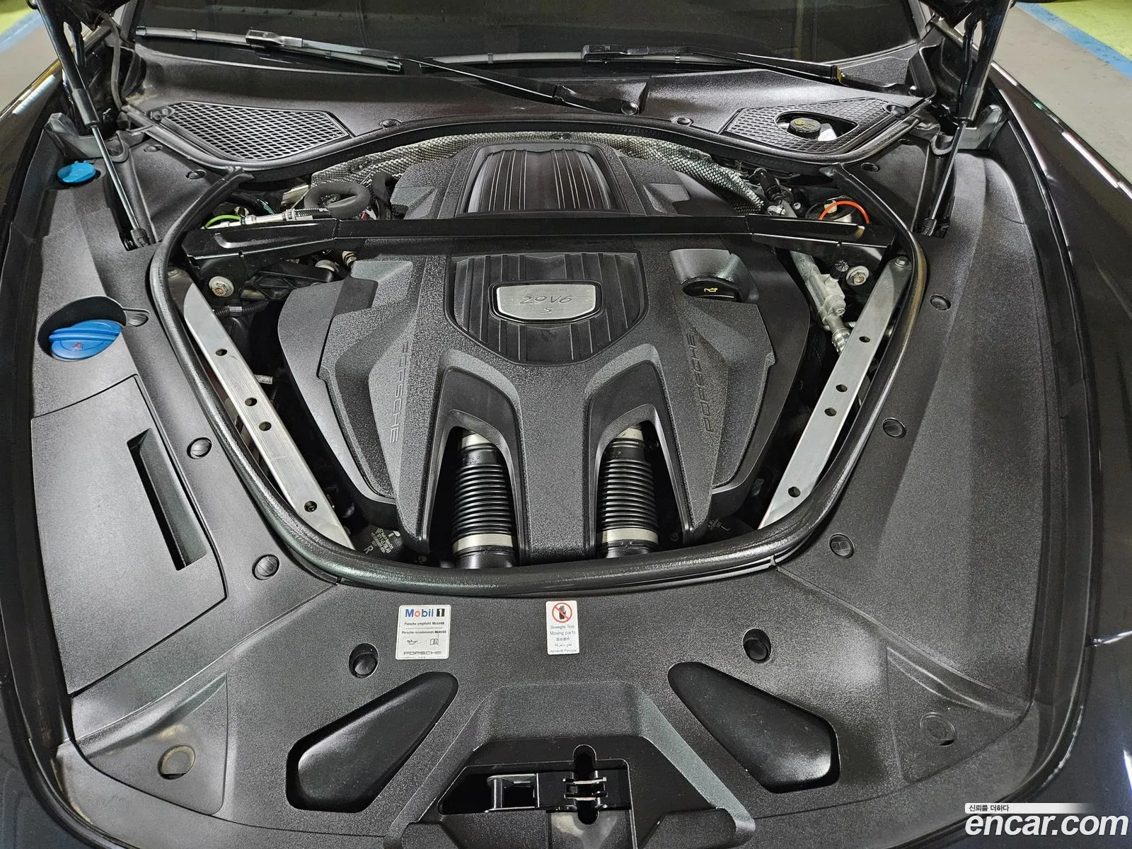 Porsche Panamera 2018 — 16