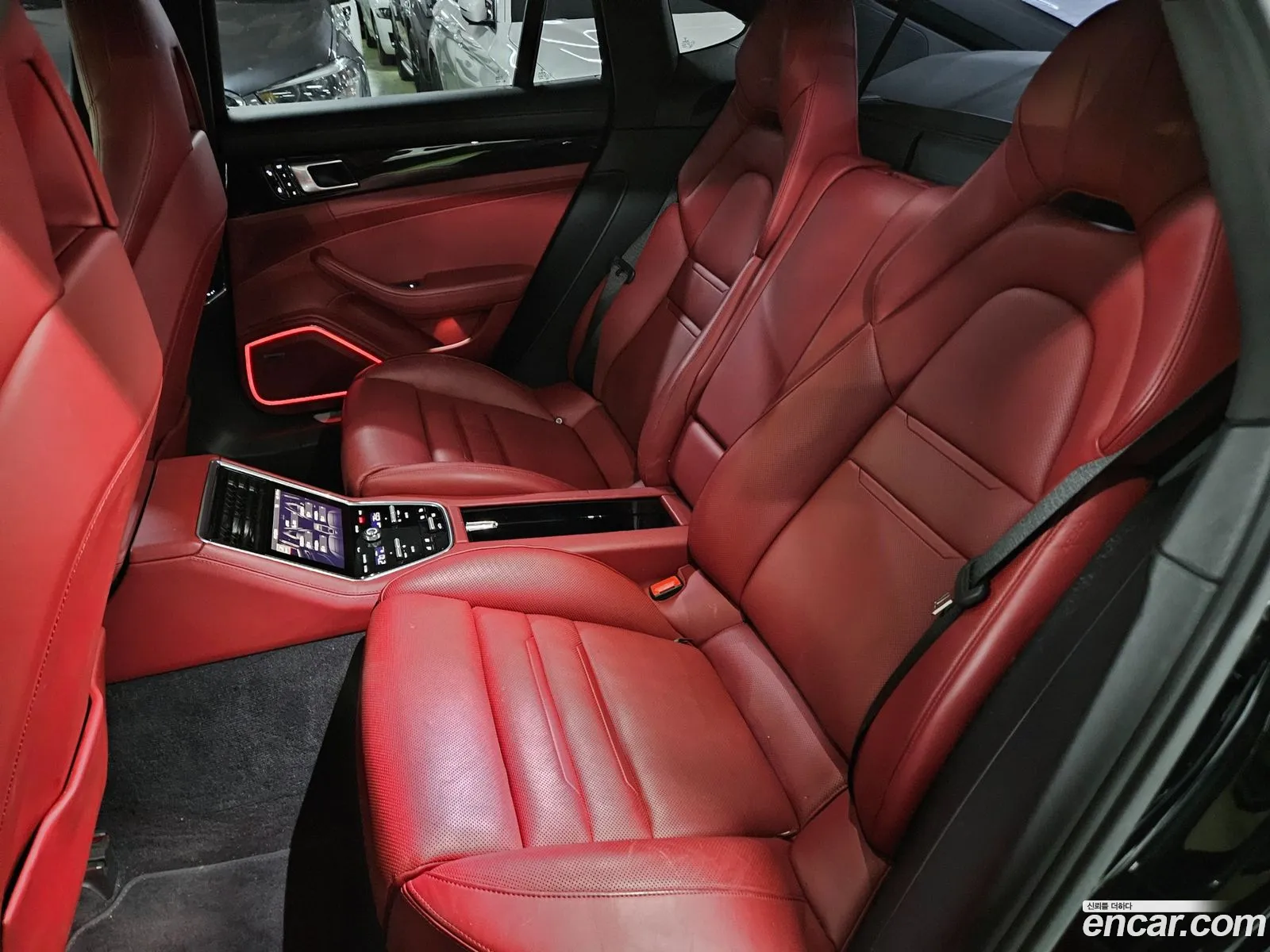 Porsche Panamera 2018 — 19
