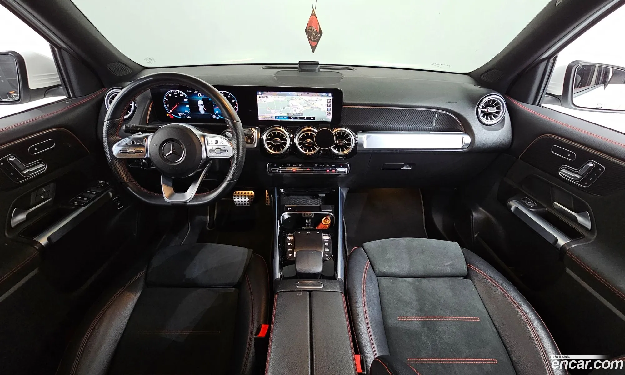 Mercedes-Benz GLB-Class X247 2021 — 10