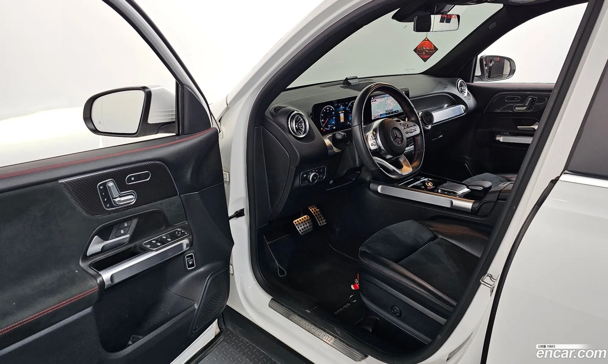 Mercedes-Benz GLB-Class X247 2021 — 11