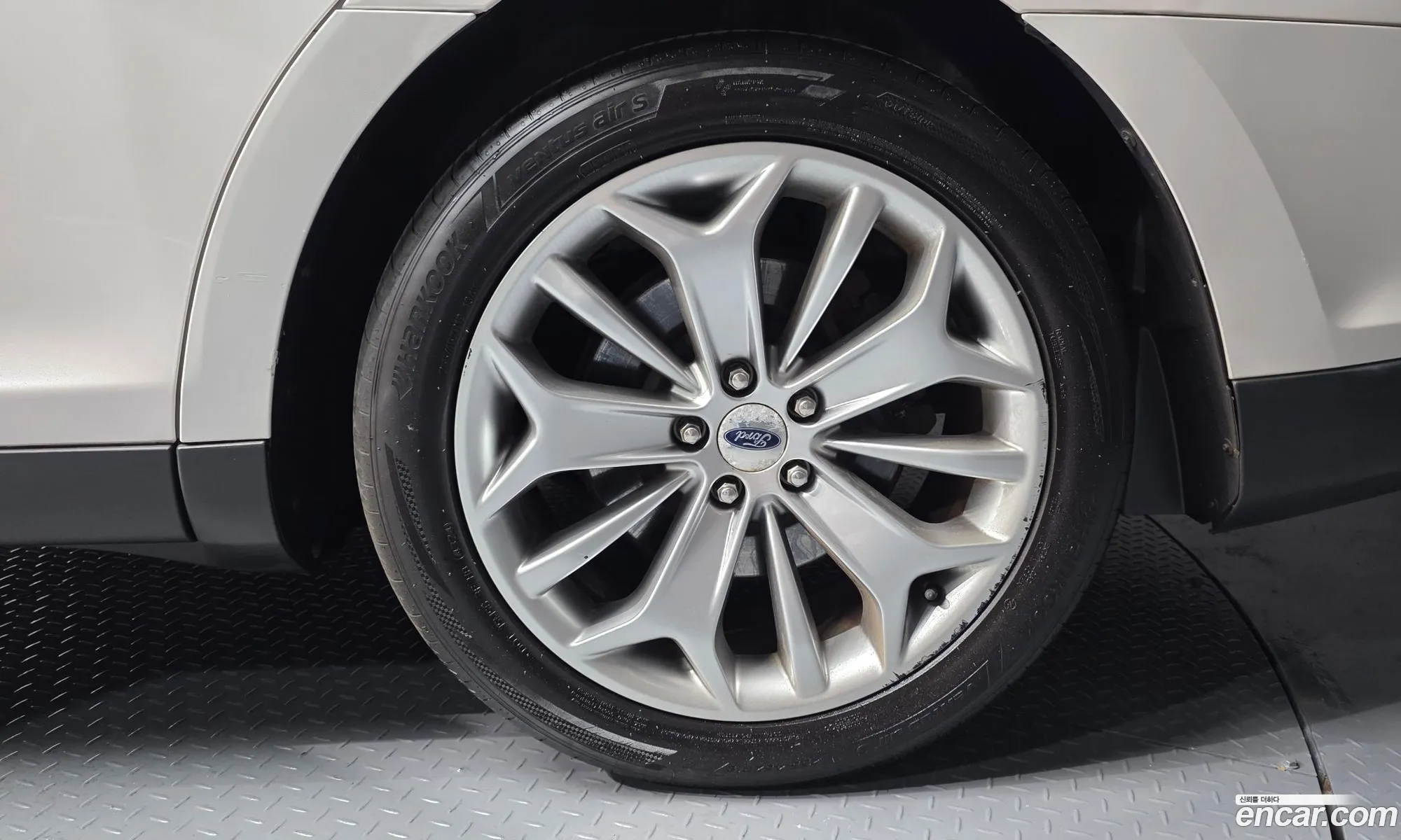 Ford Taurus 2017 1FAHP2F94HG106170 — 14
