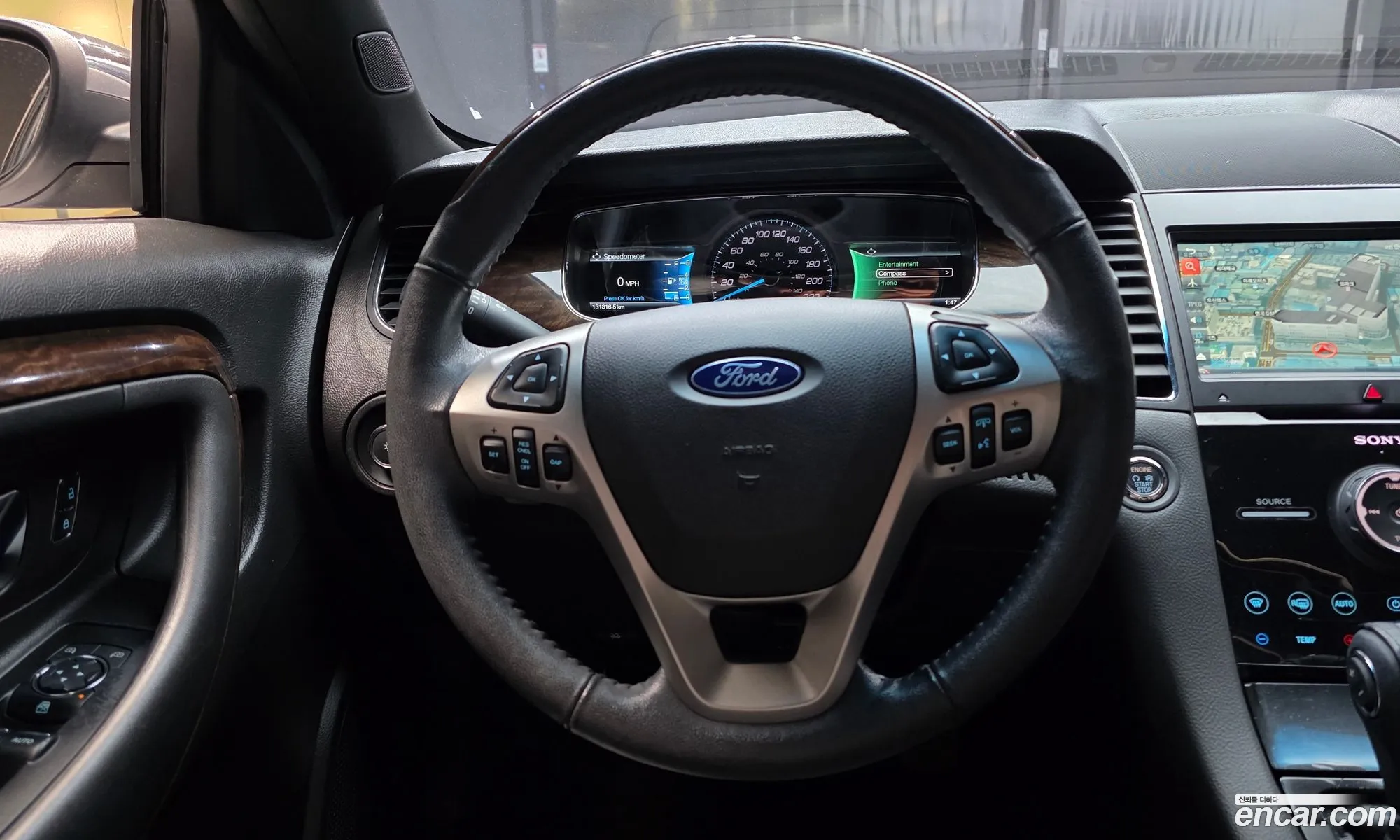 Ford Taurus 2017 1FAHP2F94HG106170 — 3