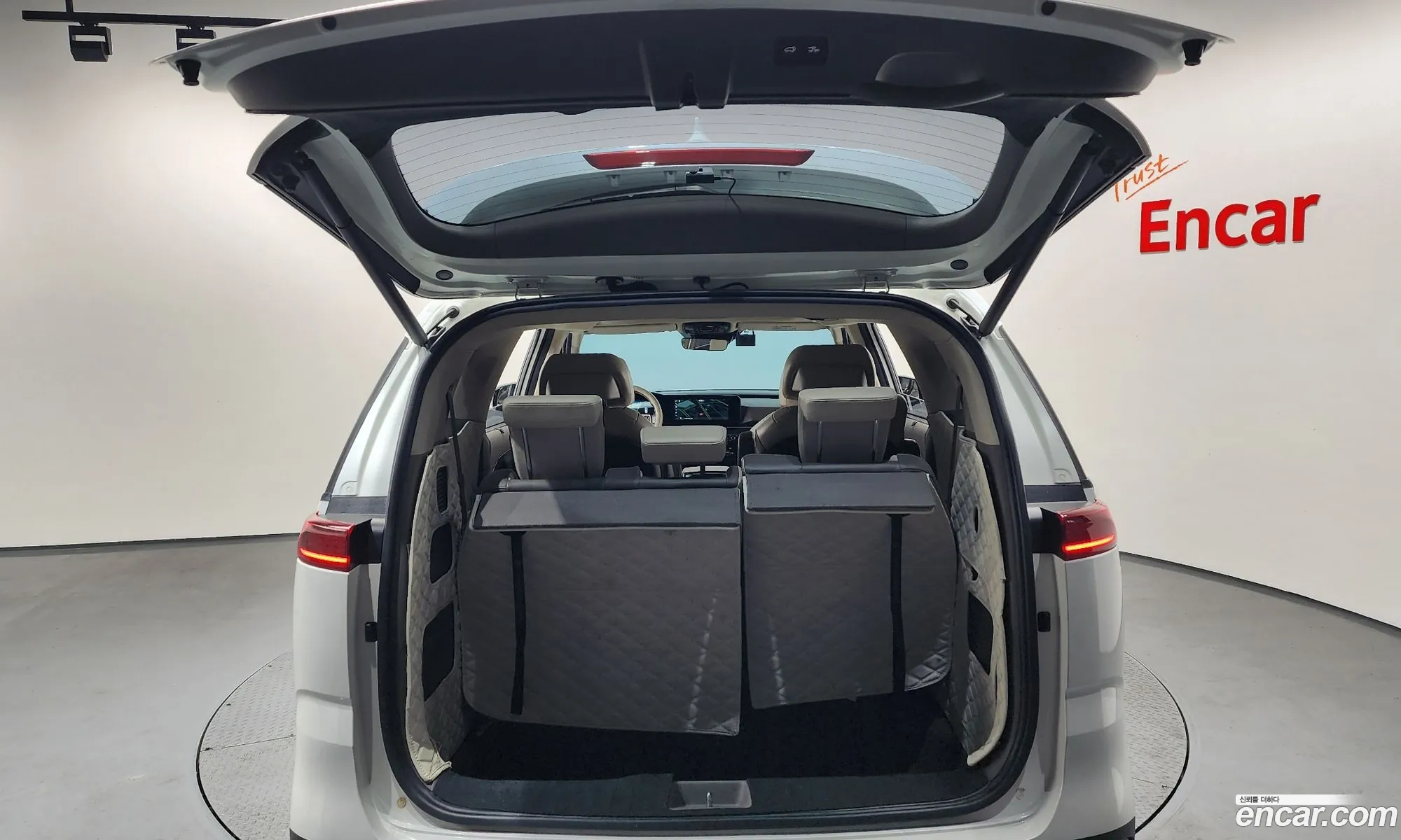 Kia Carnival 2021 — 6