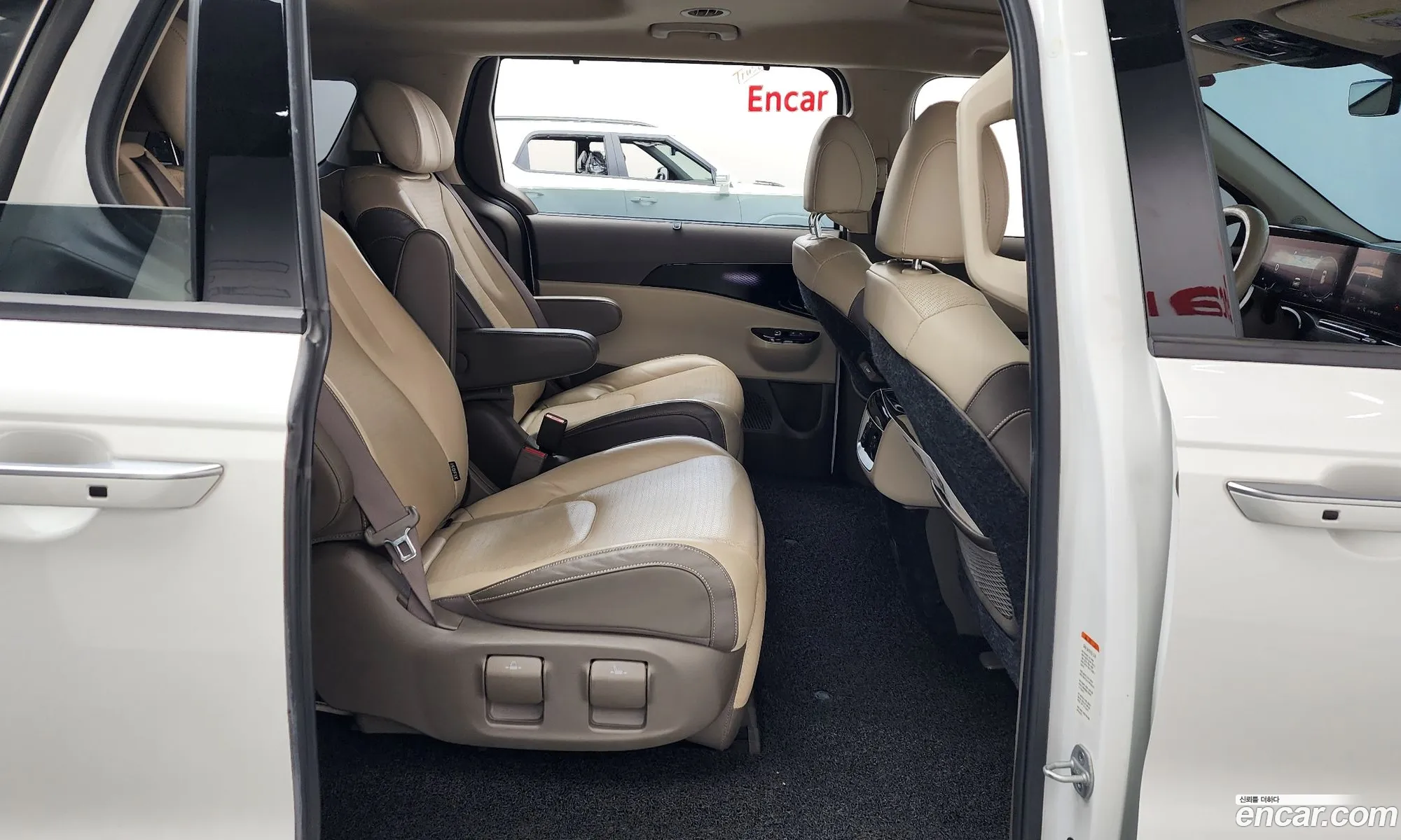 Kia Carnival 2021 — 14
