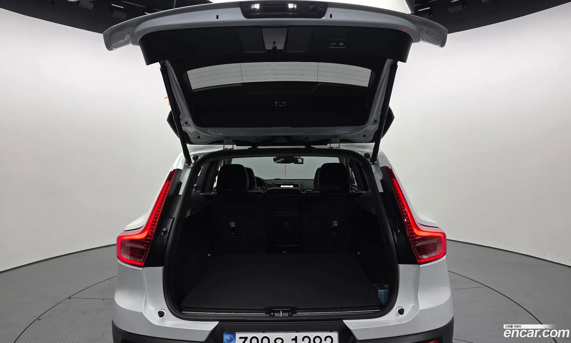 Volvo XC40 2022 — 4