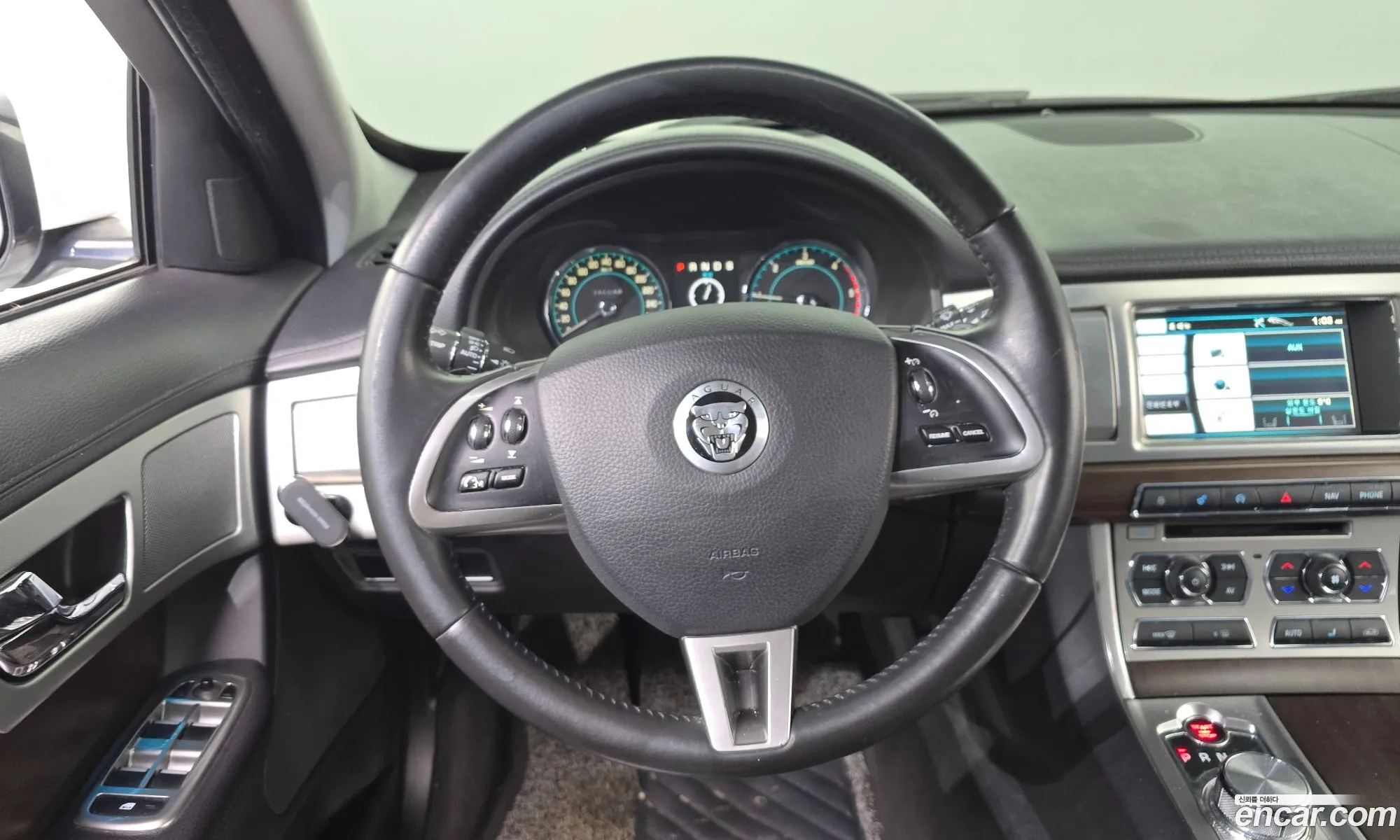 Jaguar XF 2013 SAJAA0566DDS99265 — 3
