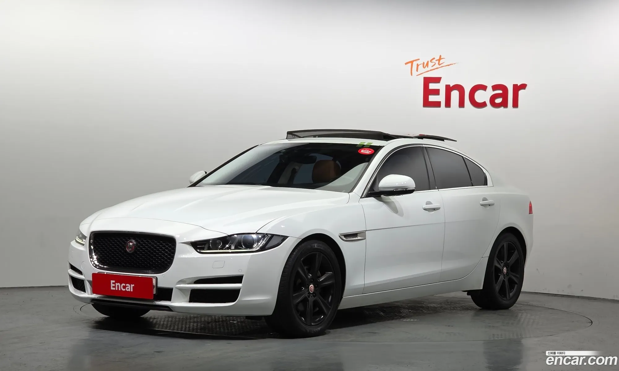 Jaguar XE 2019 SAJAB4BNXKCP46098 — 2