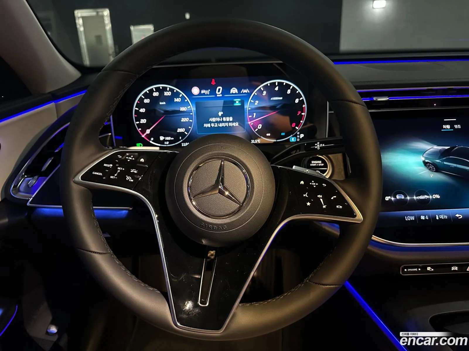 Mercedes-Benz E-Class W214 2025 — 12