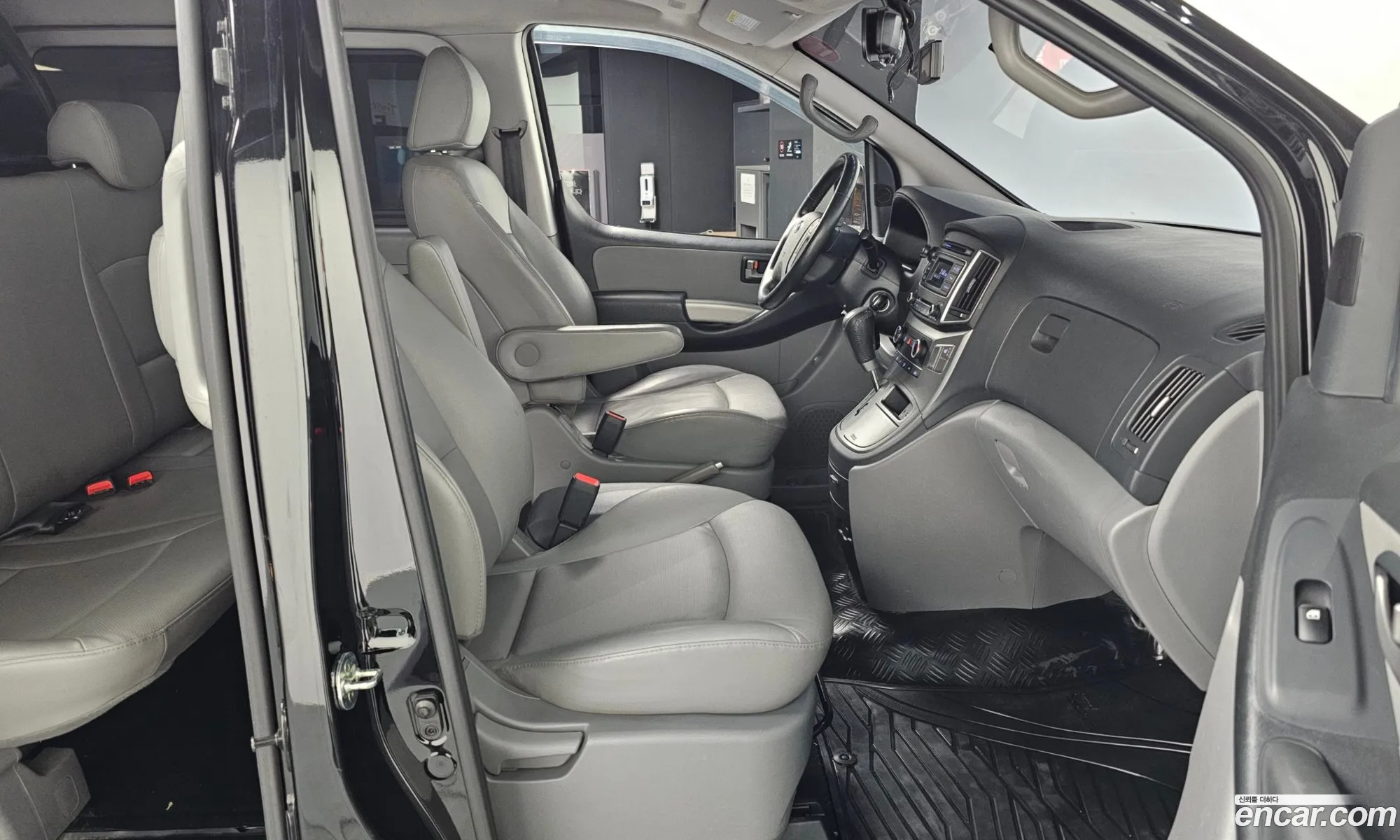 Hyundai Grand Starex 2019 — 19