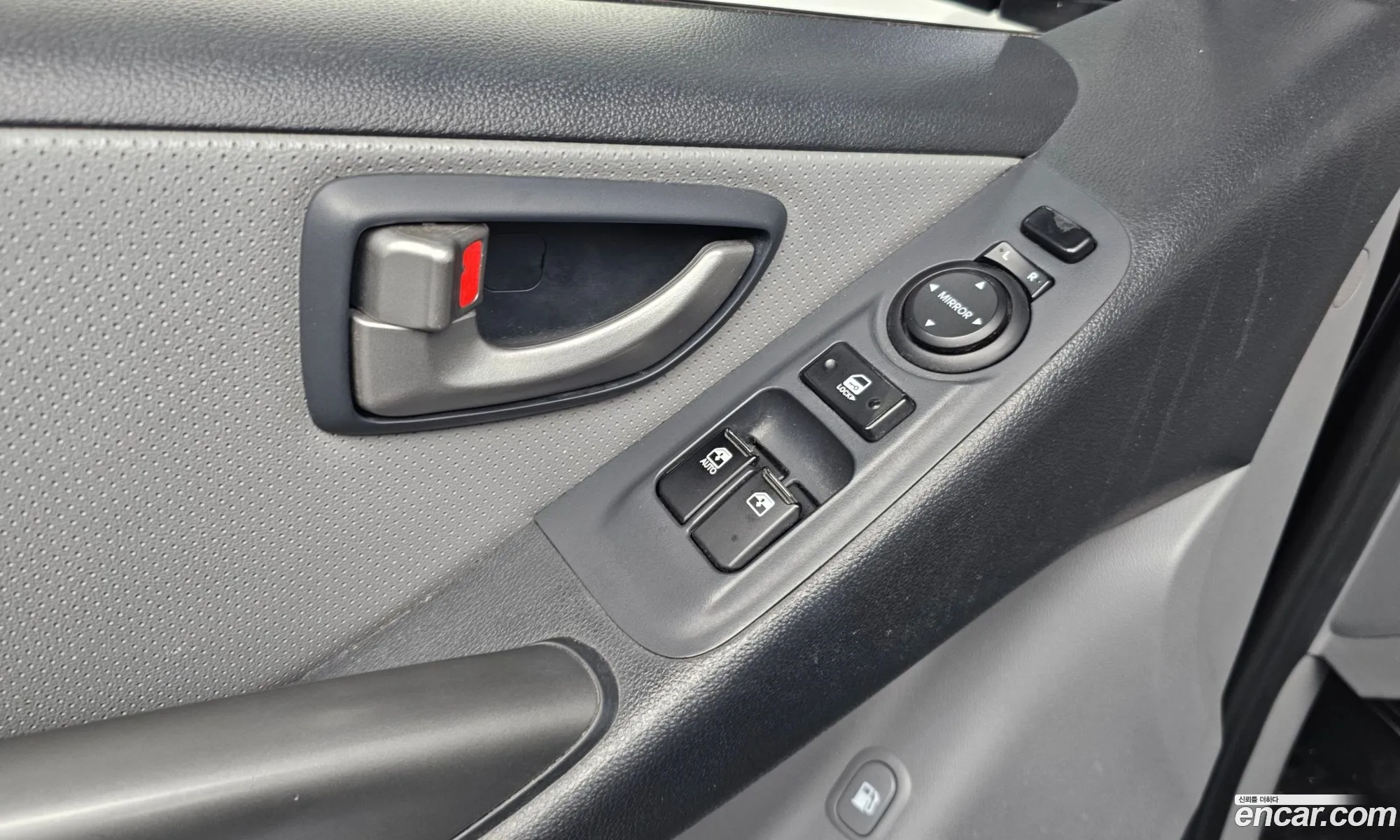 Hyundai Grand Starex 2019 — 17